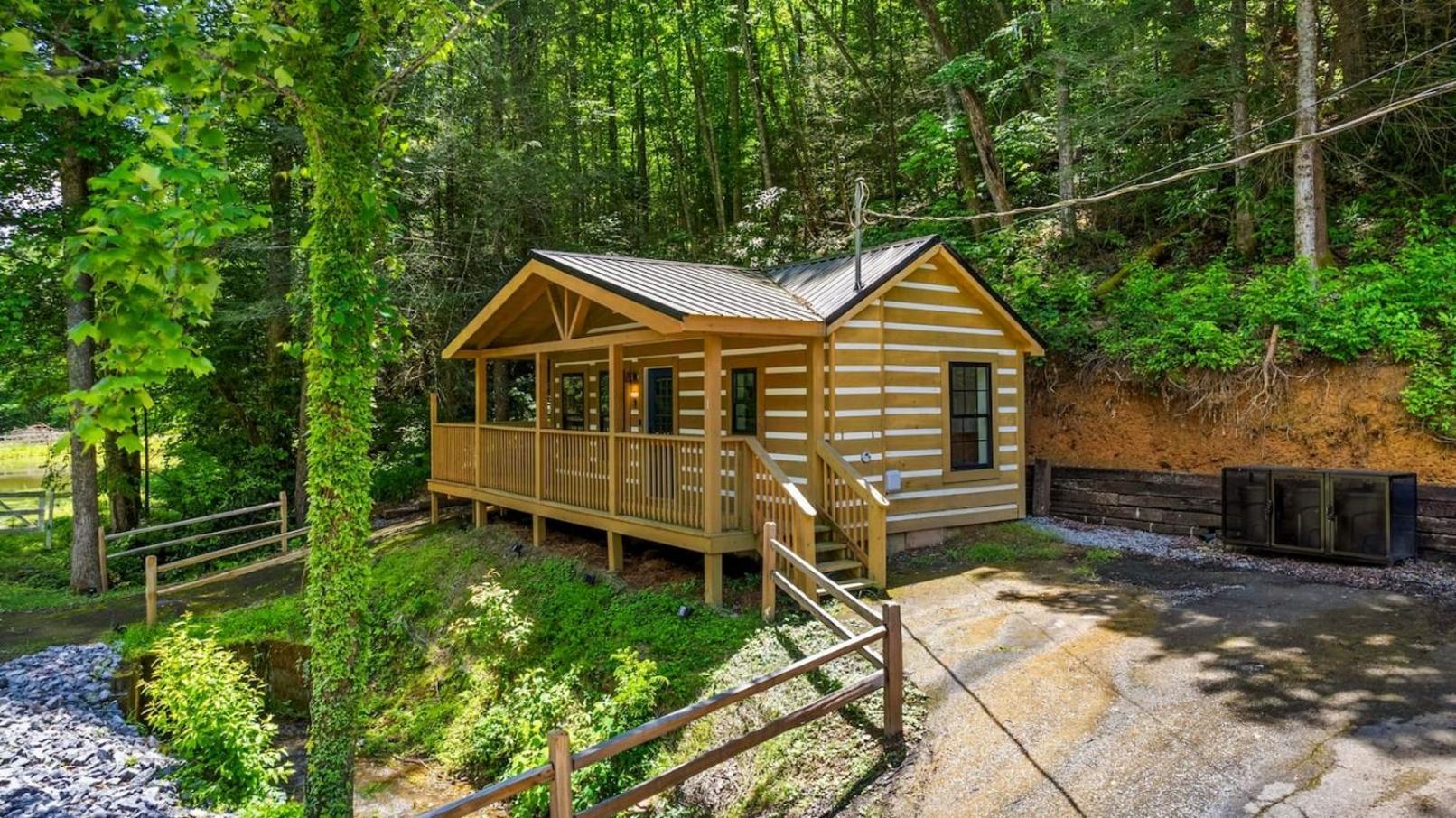 5 In Gburg Sleeps 16 Firepit & Games Gatlinburg