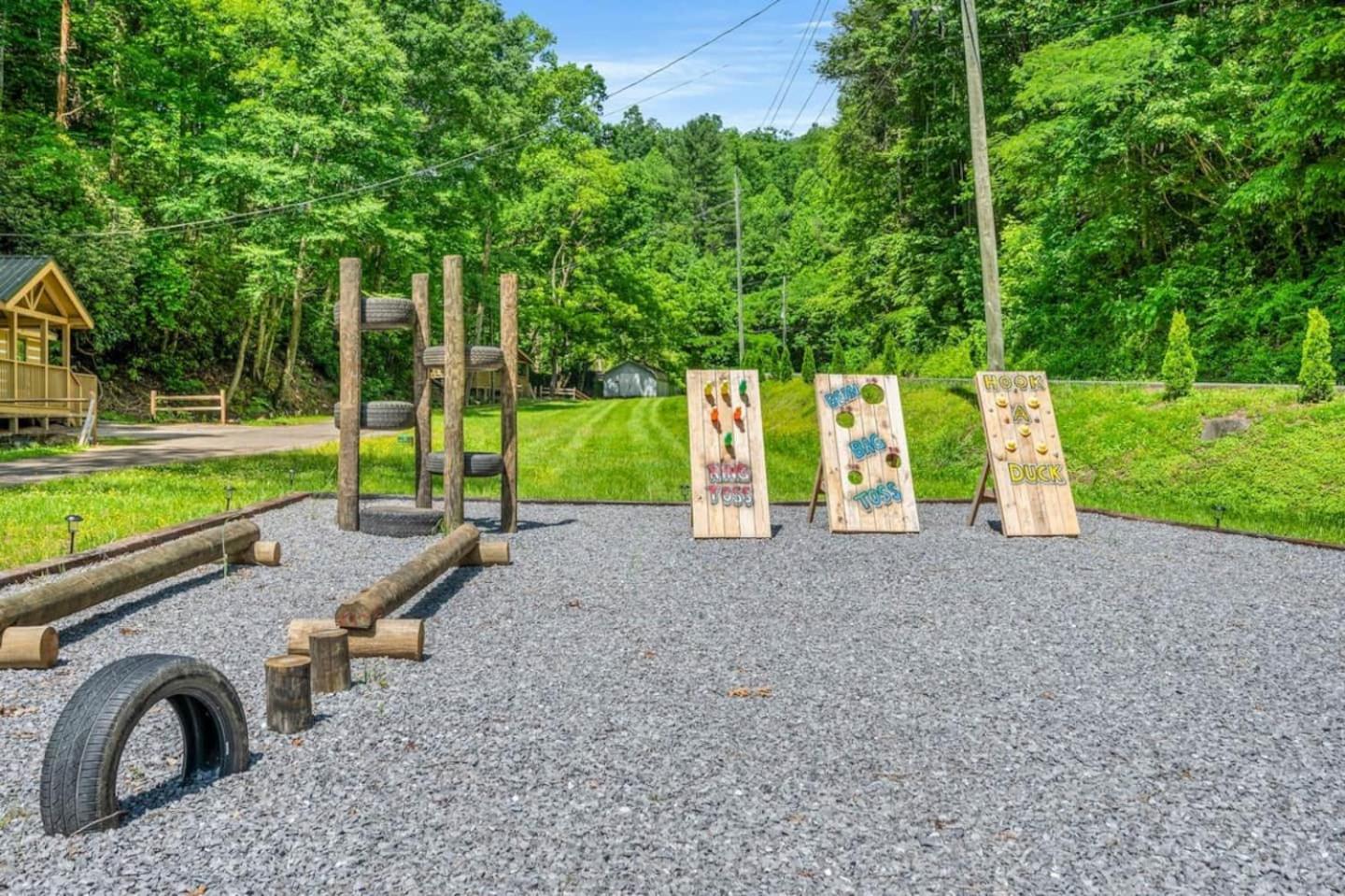 Holiday home 5 In Gburg Sleeps 16 Firepit & Games