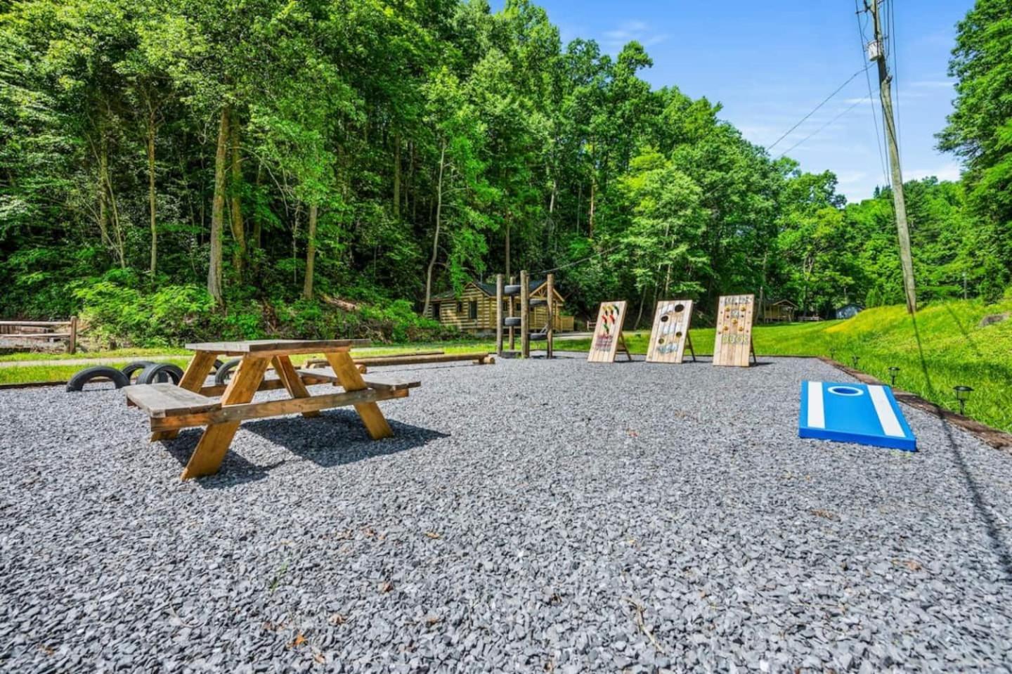 5 In Gburg Sleeps 16 Firepit & Games Gatlinburg