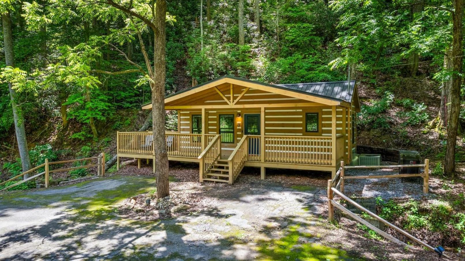 Holiday home 5 In Gburg Sleeps 16 Firepit & Games *