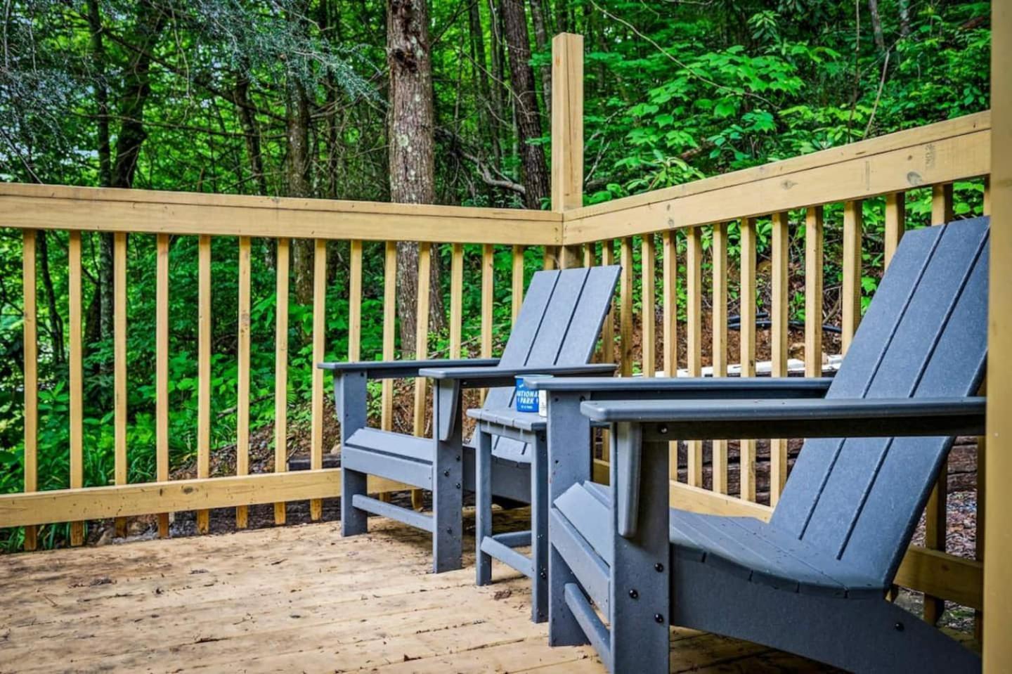 5 In Gburg Sleeps 16 Firepit & Games Holiday home *