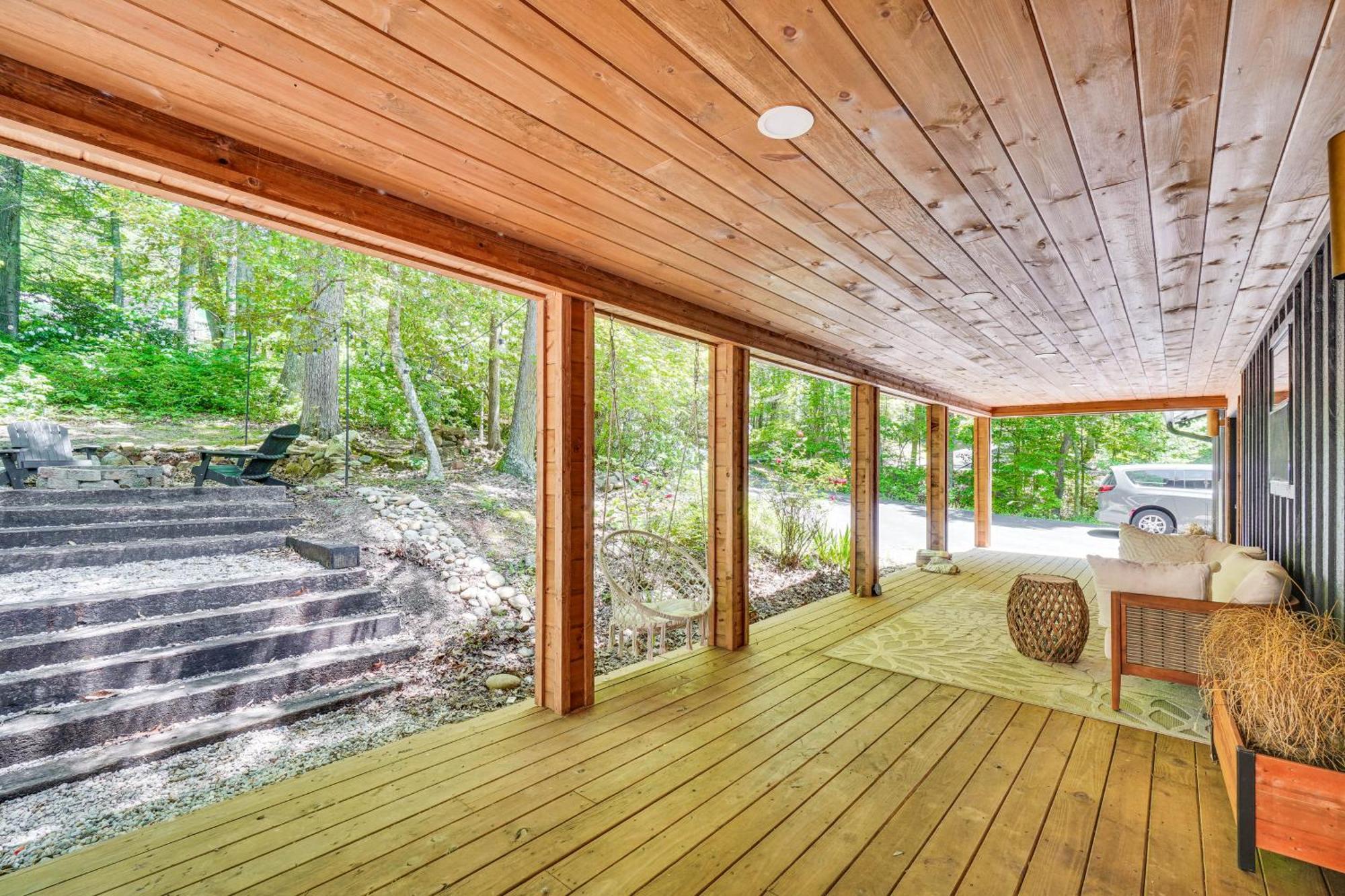 Holiday home Pet-friendly With Hot Tub!