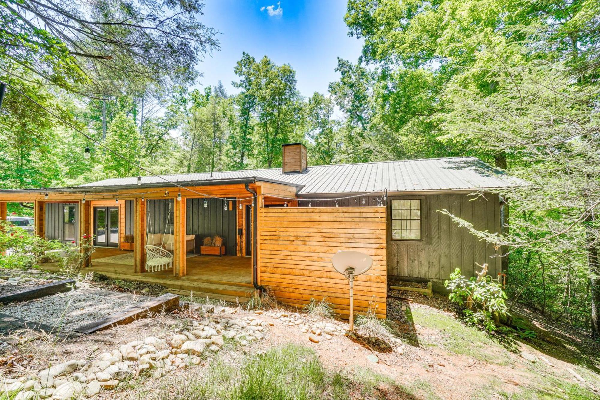 Pet-friendly With Hot Tub! *