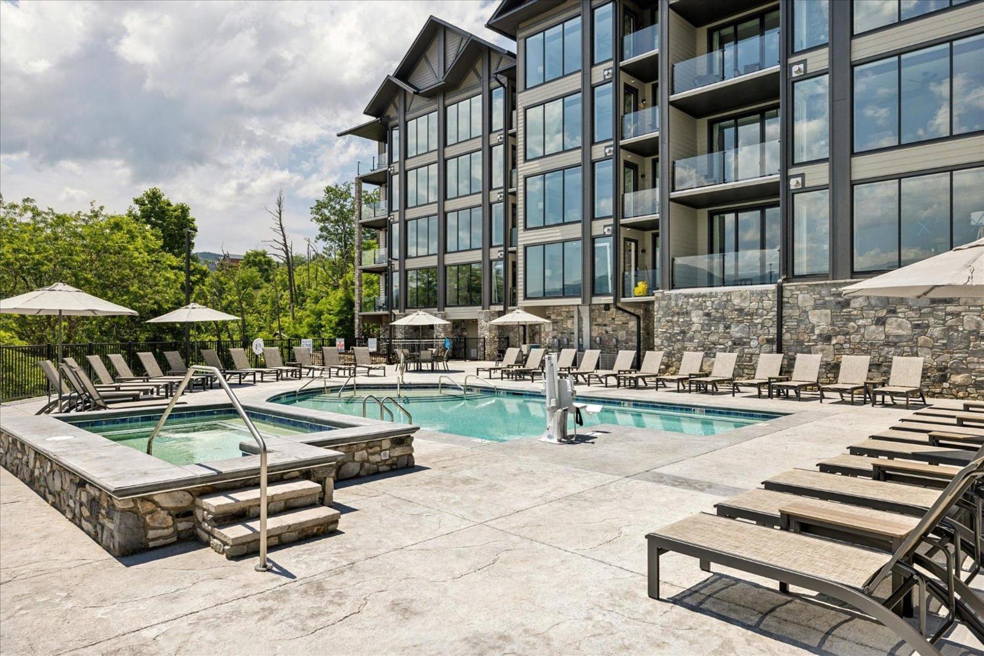 Highlands Of The Smokies 204: Beverly's 204 *