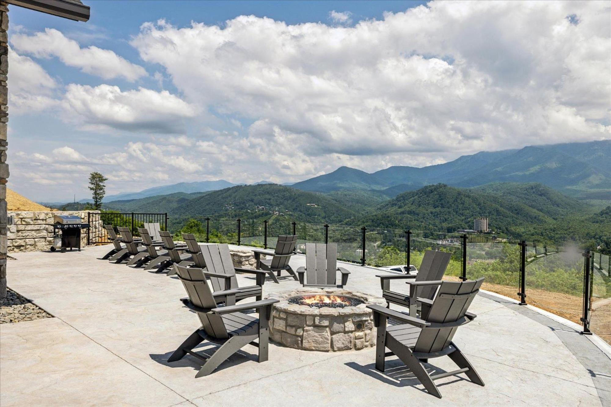 Highlands Of The Smokies 204: Beverly's 204