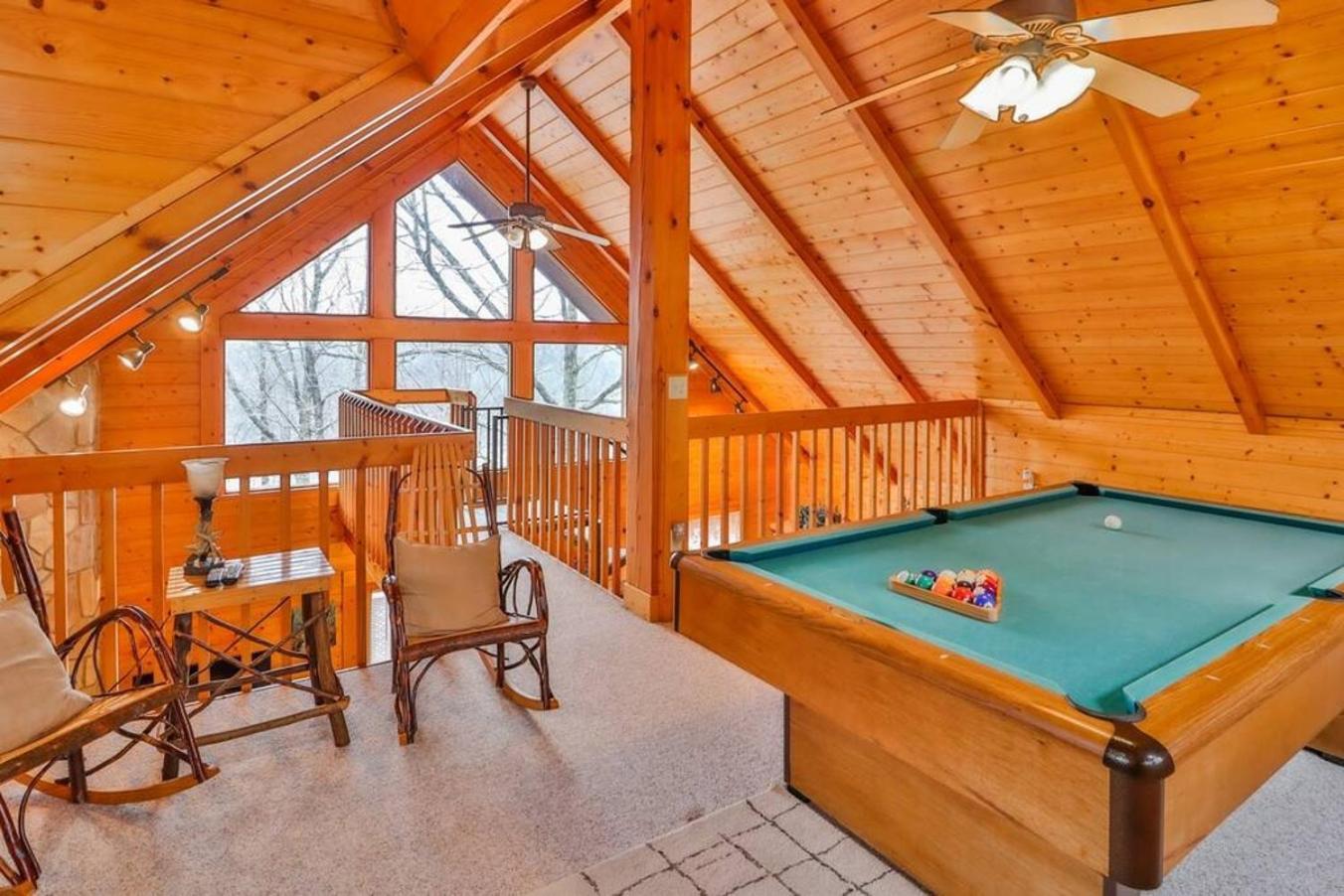 Romantic, Honeymoon In The Smokies! Gatlinburg