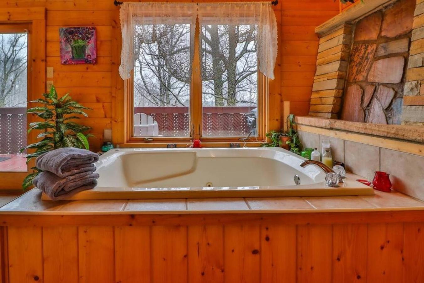 Romantic, Honeymoon In The Smokies! Gatlinburg