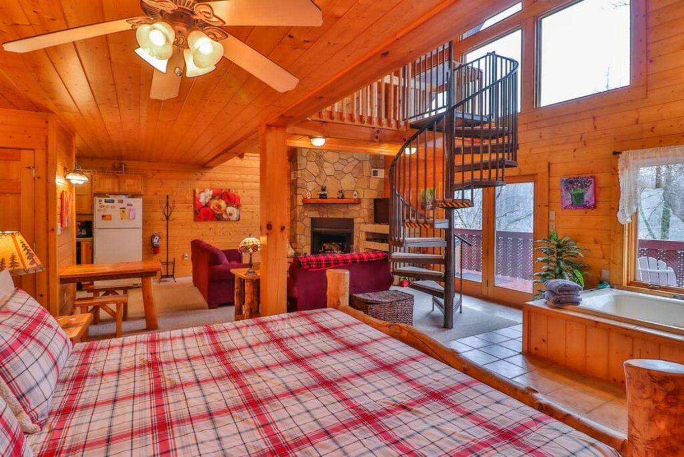 Holiday home Romantic, Honeymoon In The Smokies! Gatlinburg