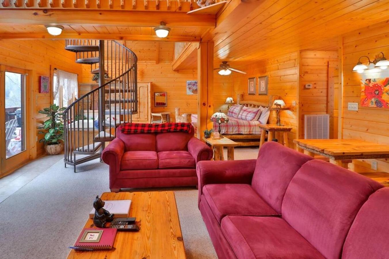 Romantic, Honeymoon In The Smokies! Gatlinburg