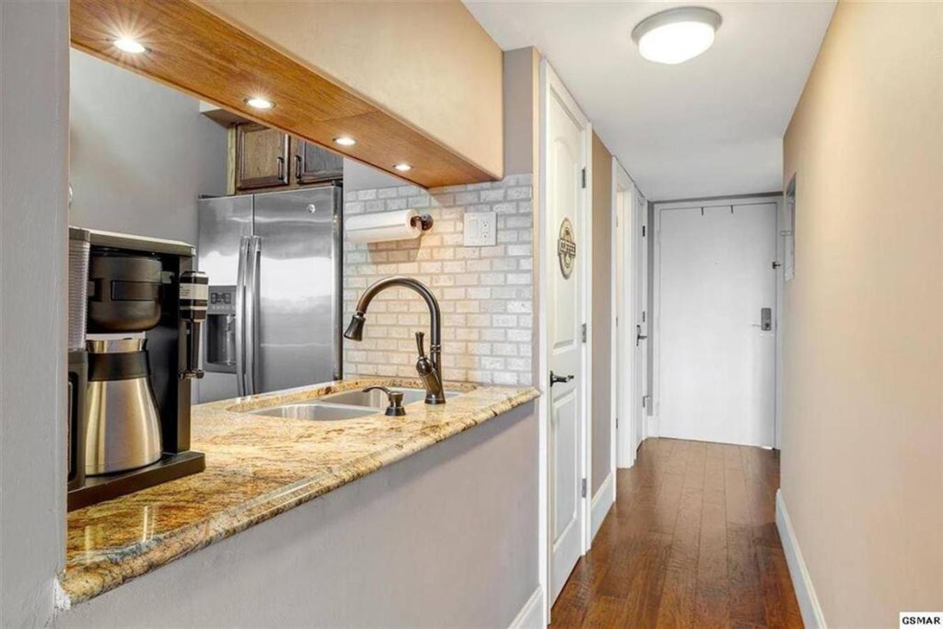 Holiday home Breathtaking Sunsets, Views, Pool, Heaven Awaits! Gatlinburg