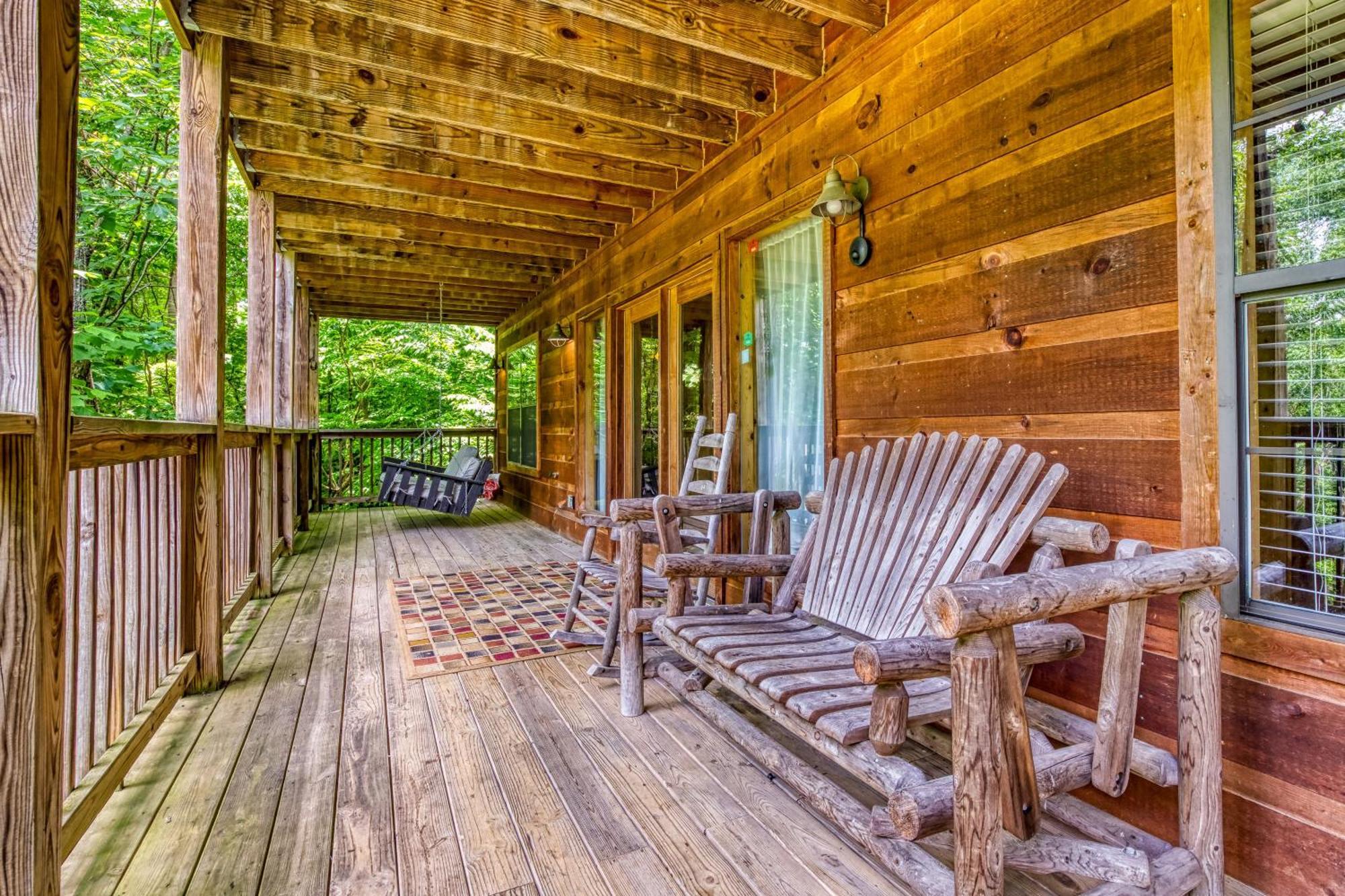 Holiday home Cubby Bear, Hot Tub, Pool, 1089 Free Attraction Tickets Each Paid Day, Dollywood And More!