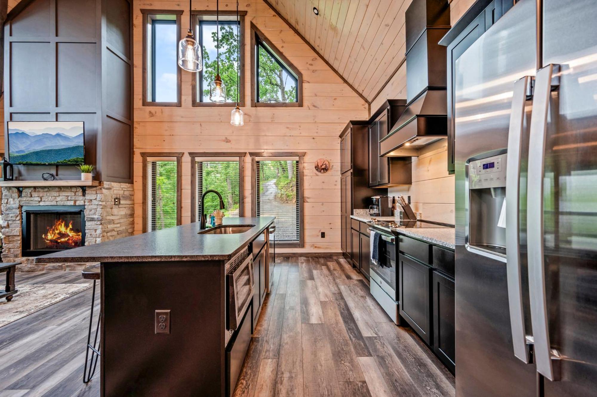 Holiday home Smoky Bear Vista Brand New Luxury One Mile From Downtown Gatlinburg
