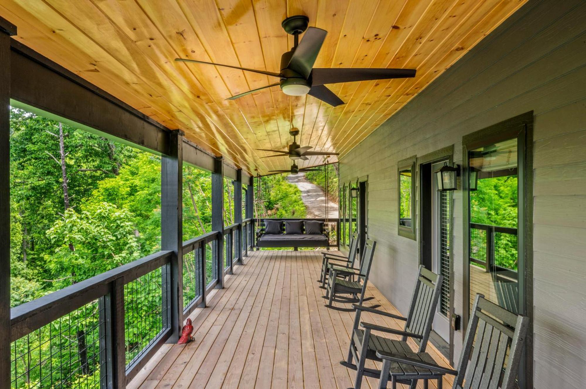 Holiday home Smoky Bear Vista Brand New Luxury One Mile From Downtown