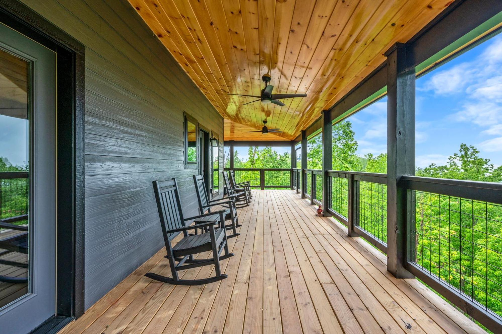 Holiday home Smoky Bear Vista Brand New Luxury One Mile From Downtown *