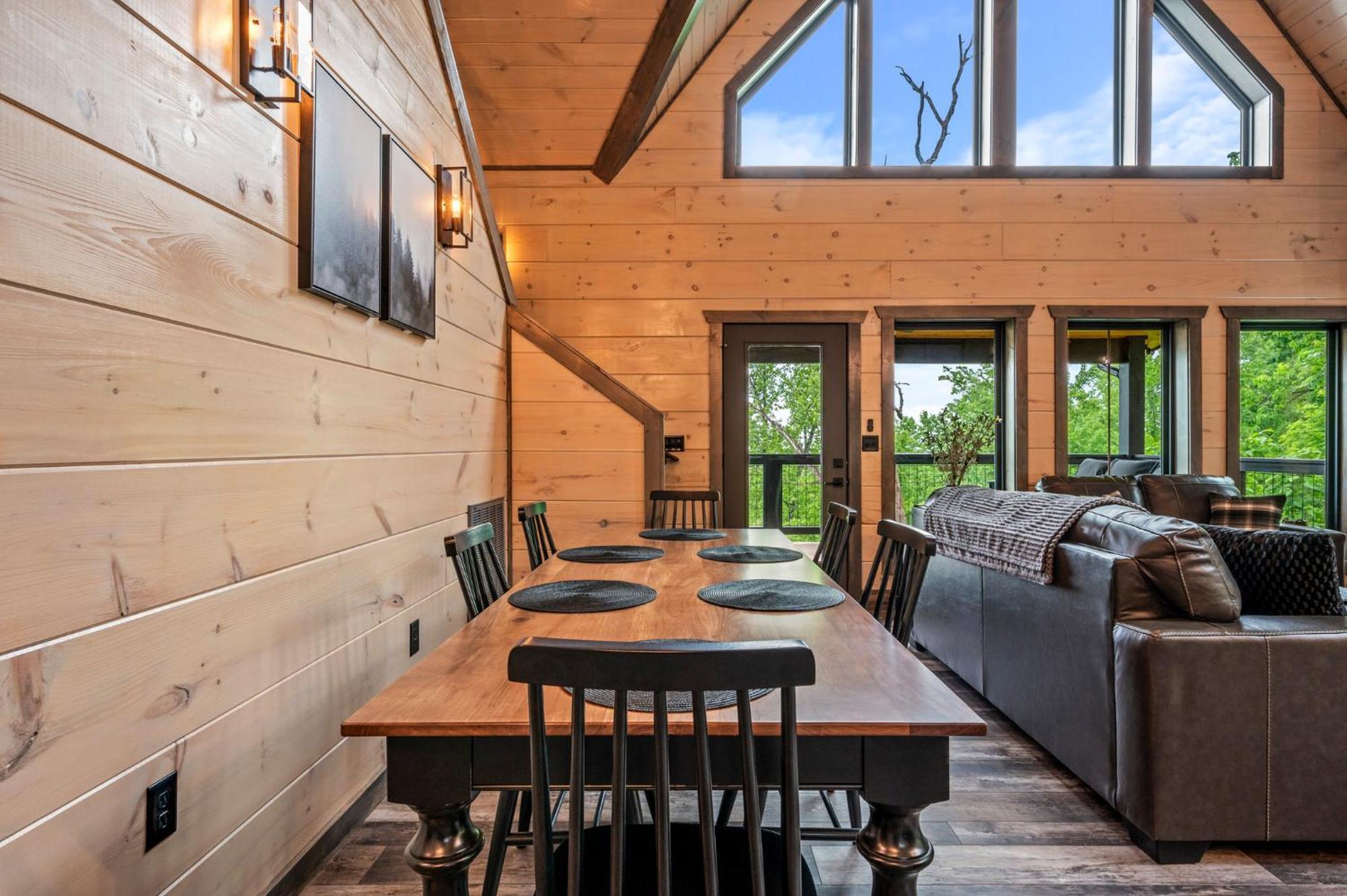 Smoky Bear Vista Brand New Luxury One Mile From Downtown