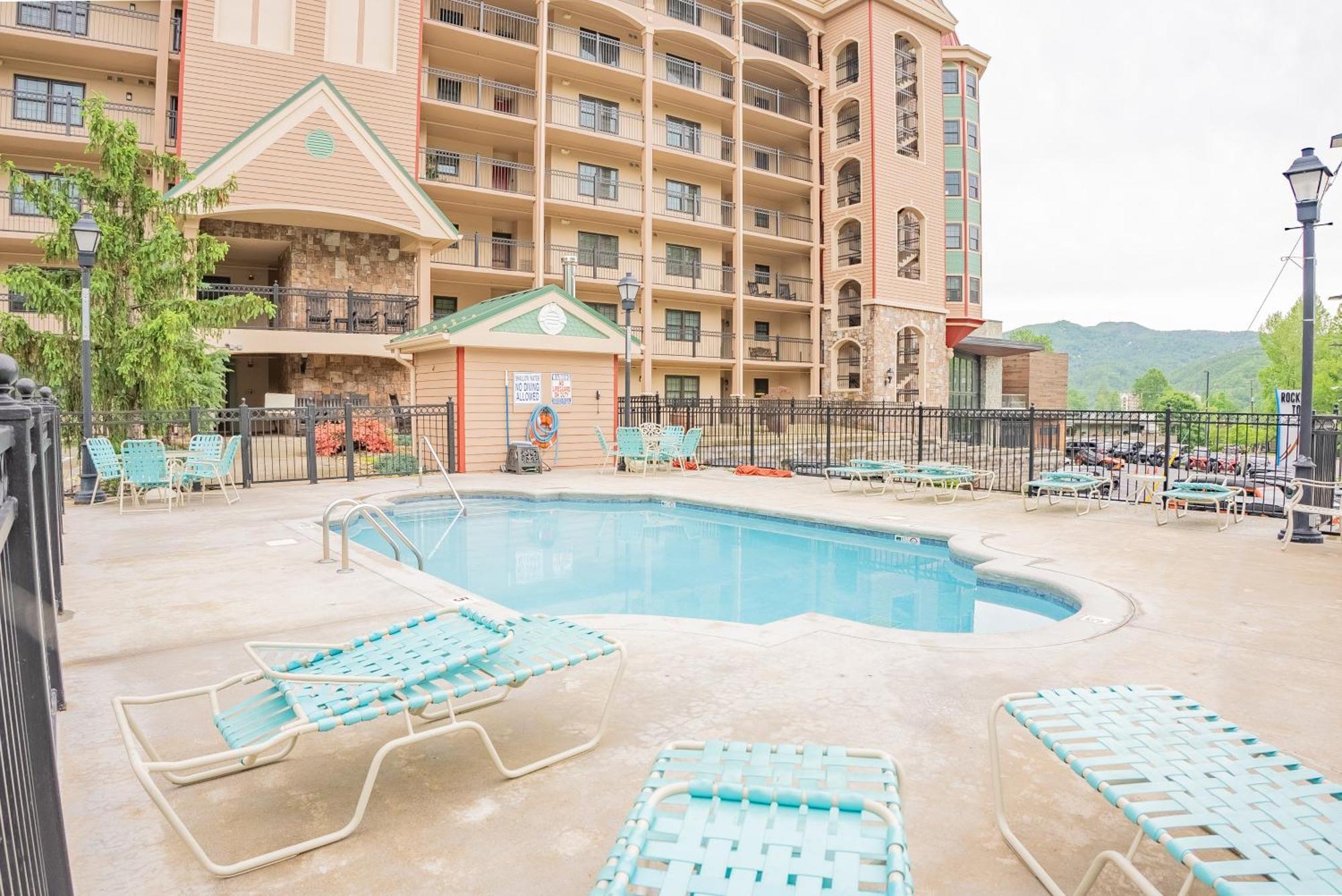 Holiday home Luxurious Condo, Pool, Fireplace, Hiking
