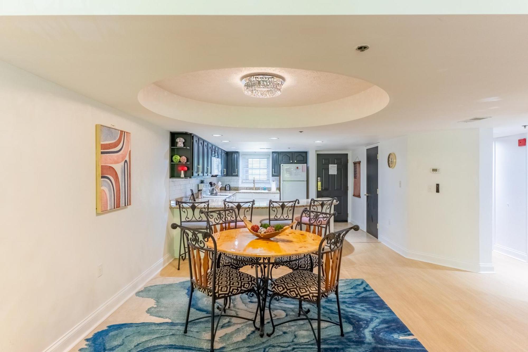 Holiday home Luxurious Condo, Pool, Fireplace, Hiking