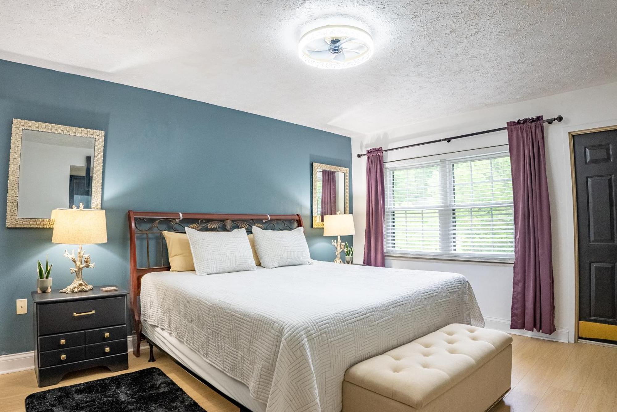Luxurious Condo, Pool, Fireplace, Hiking * Gatlinburg