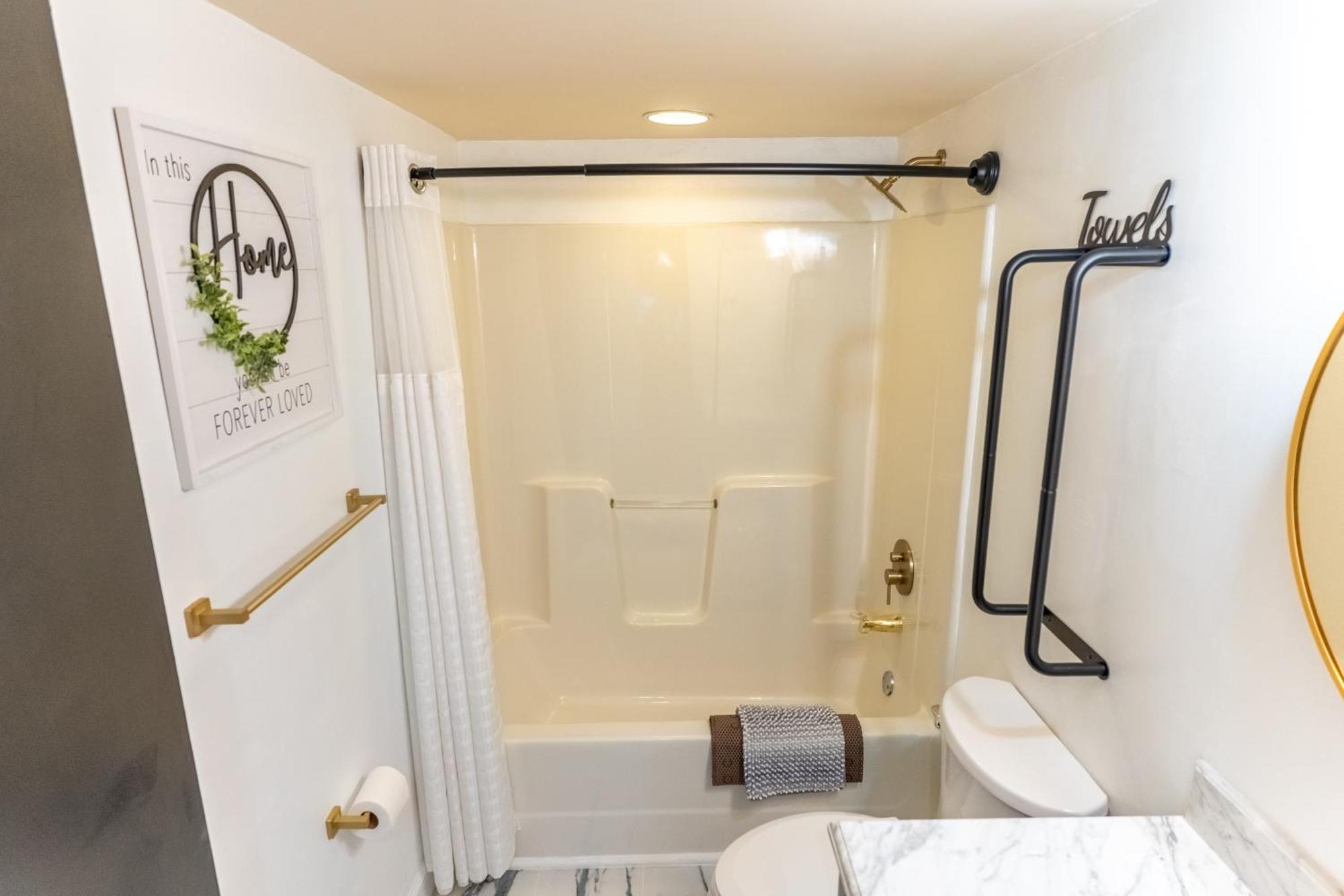 Luxurious Condo, Pool, Fireplace, Hiking Holiday home Gatlinburg