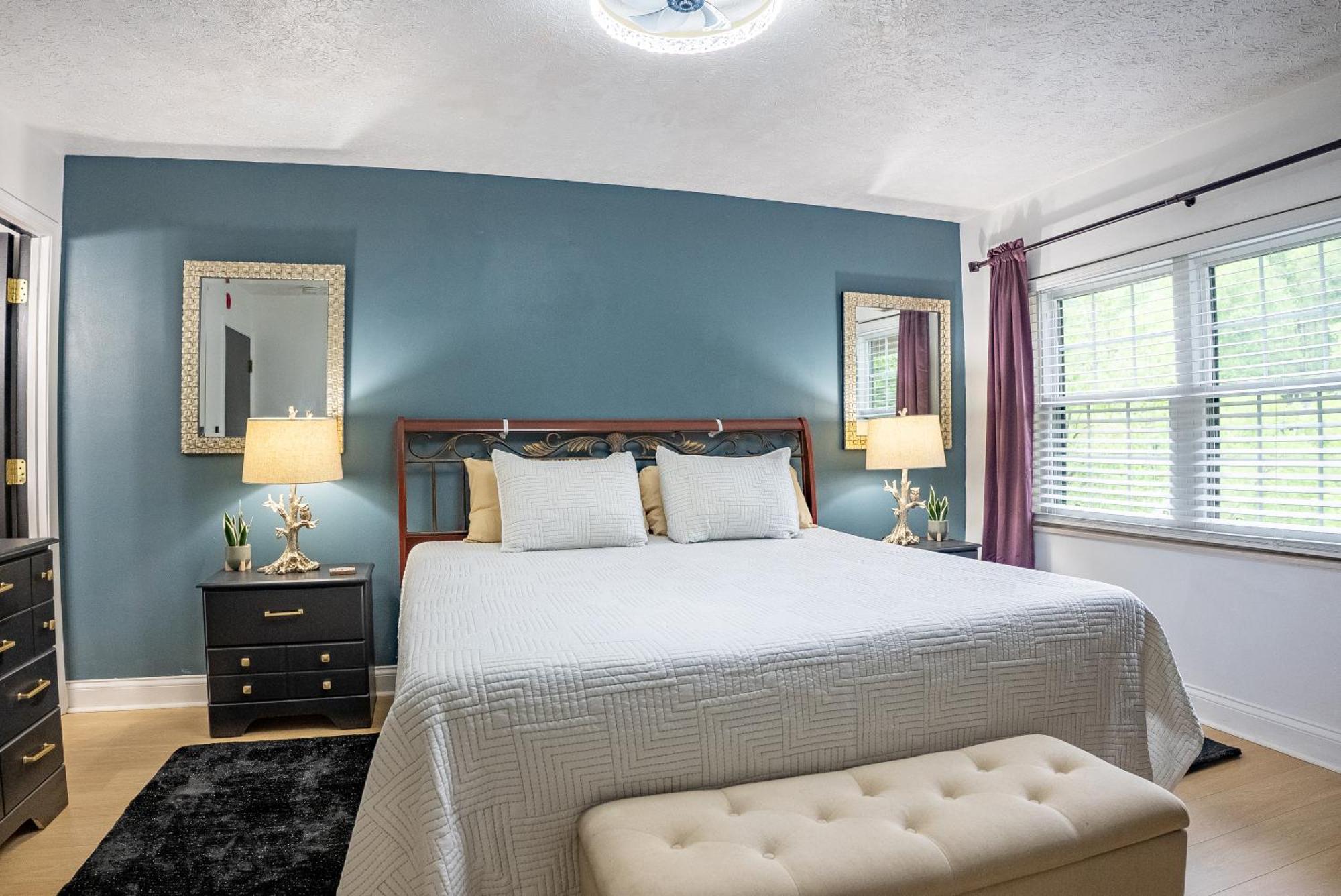 Luxurious Condo, Pool, Fireplace, Hiking *