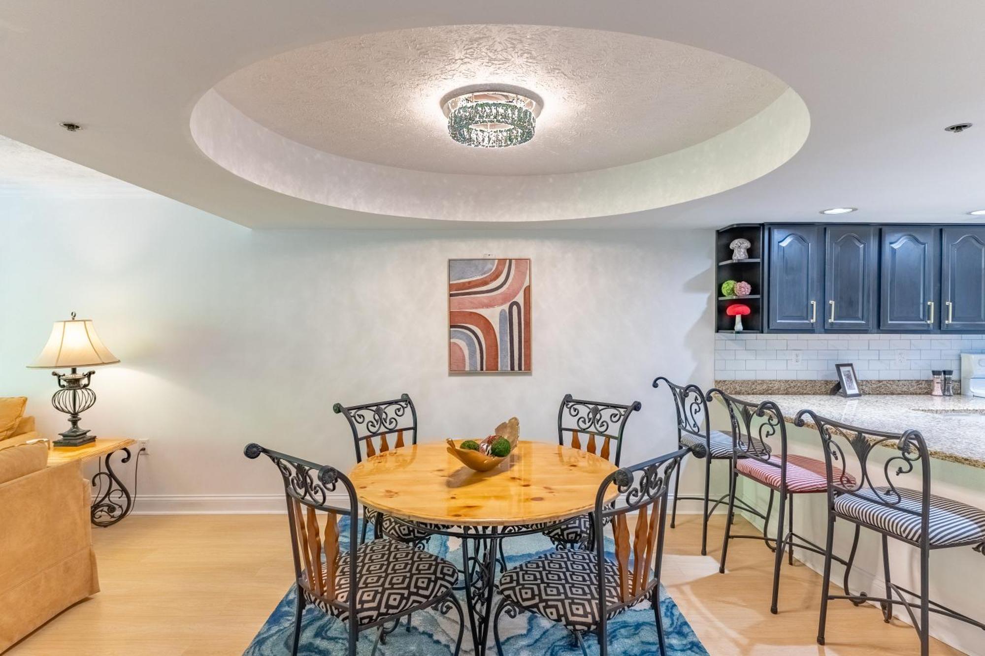 Holiday home Luxurious Condo, Pool, Fireplace, Hiking *