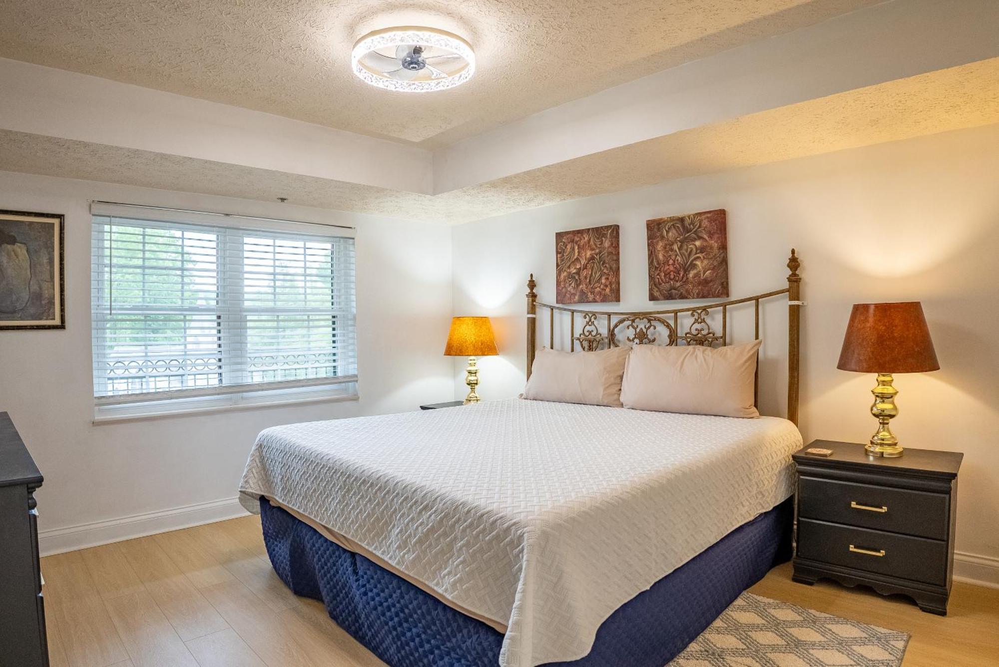 Luxurious Condo, Pool, Fireplace, Hiking Gatlinburg