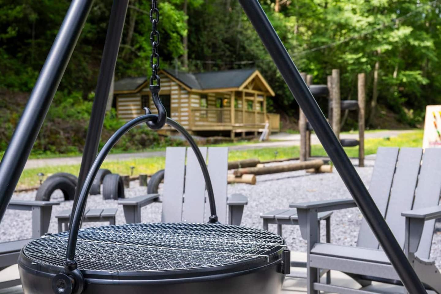 5 In Gburg Sleeps 16 Firepit & Games Holiday home *