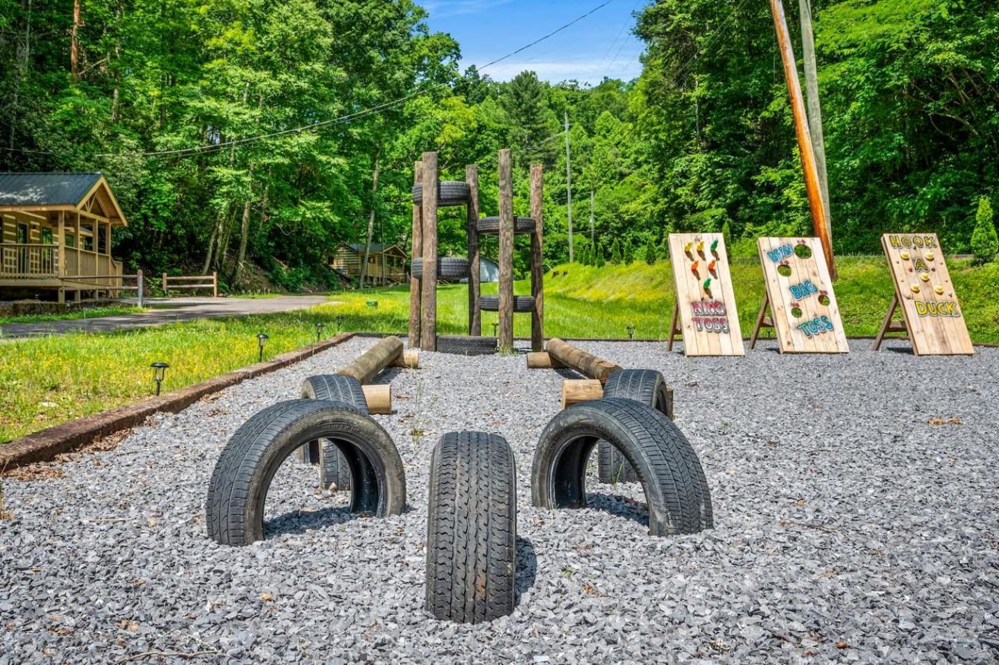 5 In Gburg Sleeps 16 Firepit & Games *