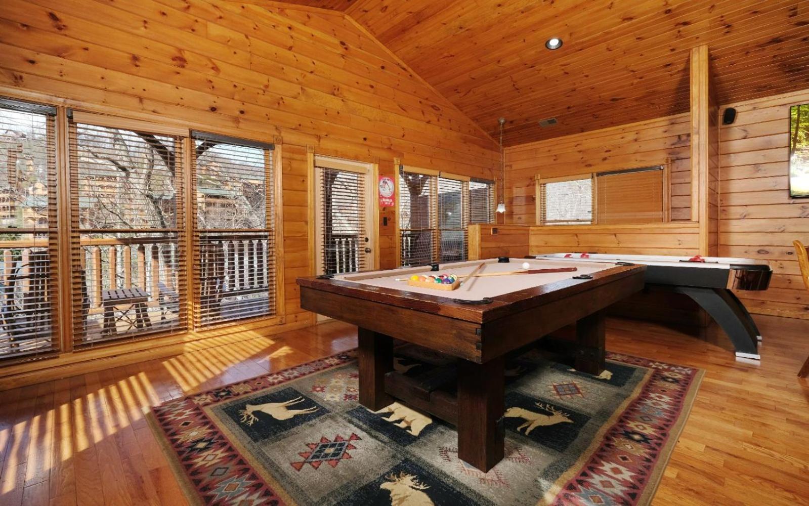 Mountain Getaway And A Theater * Gatlinburg