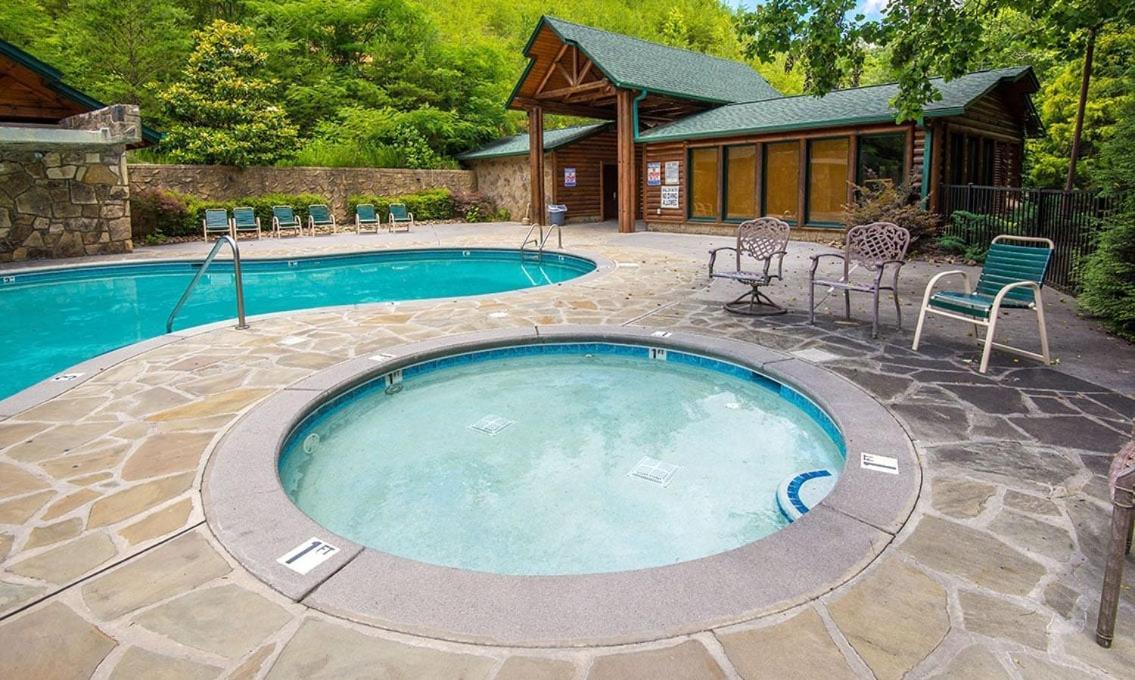 Mountain Getaway And A Theater * Gatlinburg