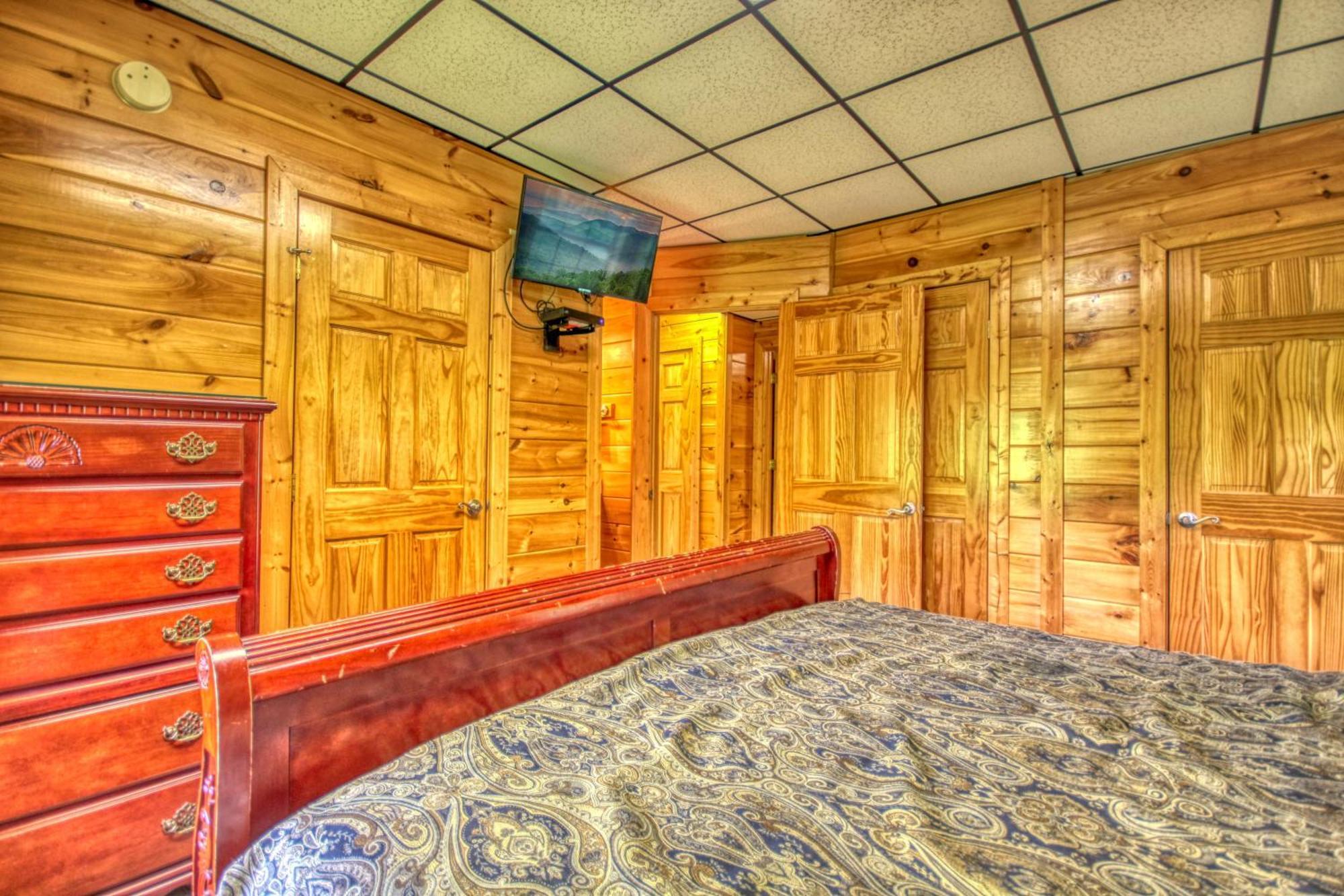 Redneck Ritz #724 * Gatlinburg