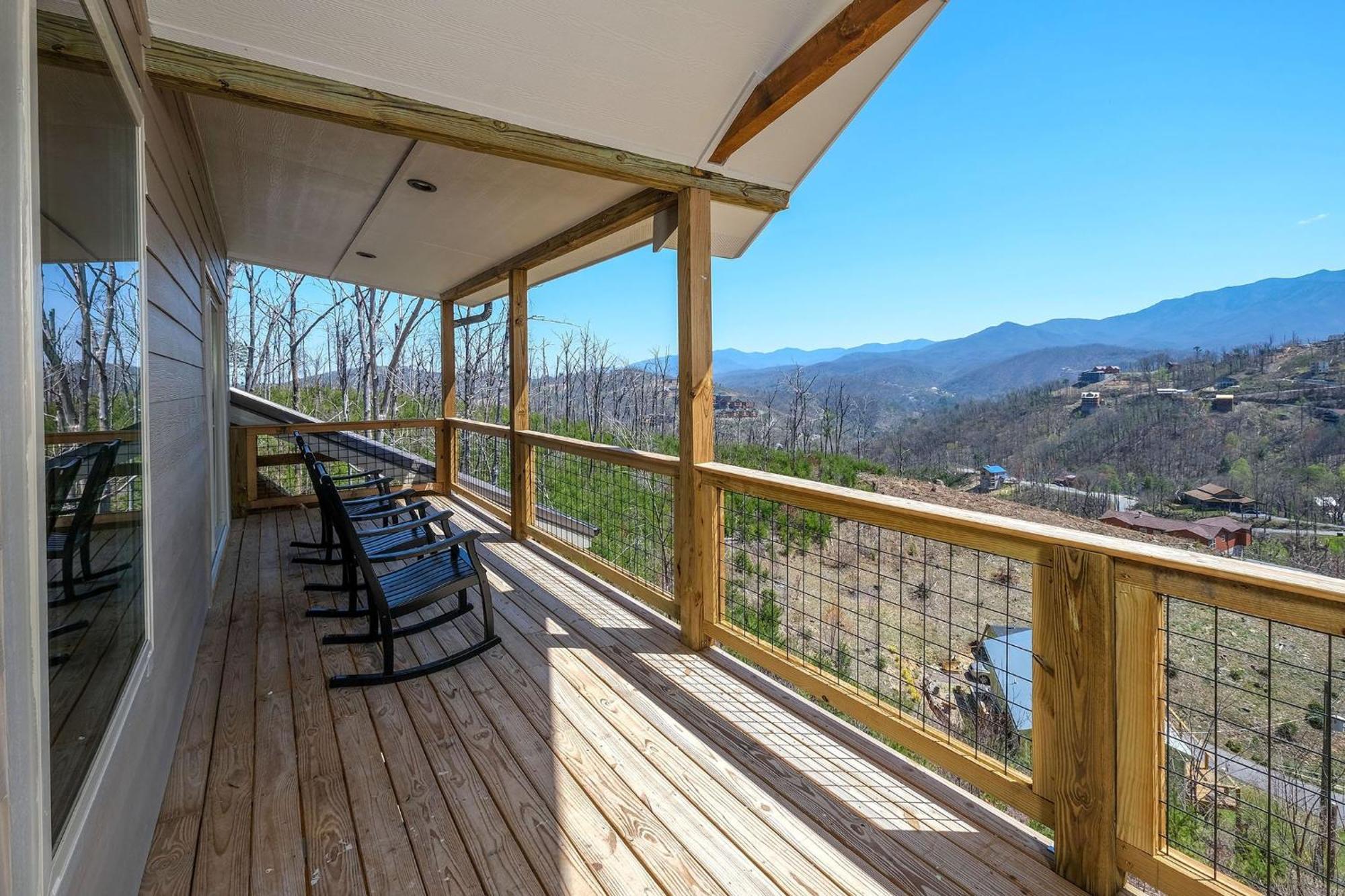 Splash N Heavenly Views * Gatlinburg