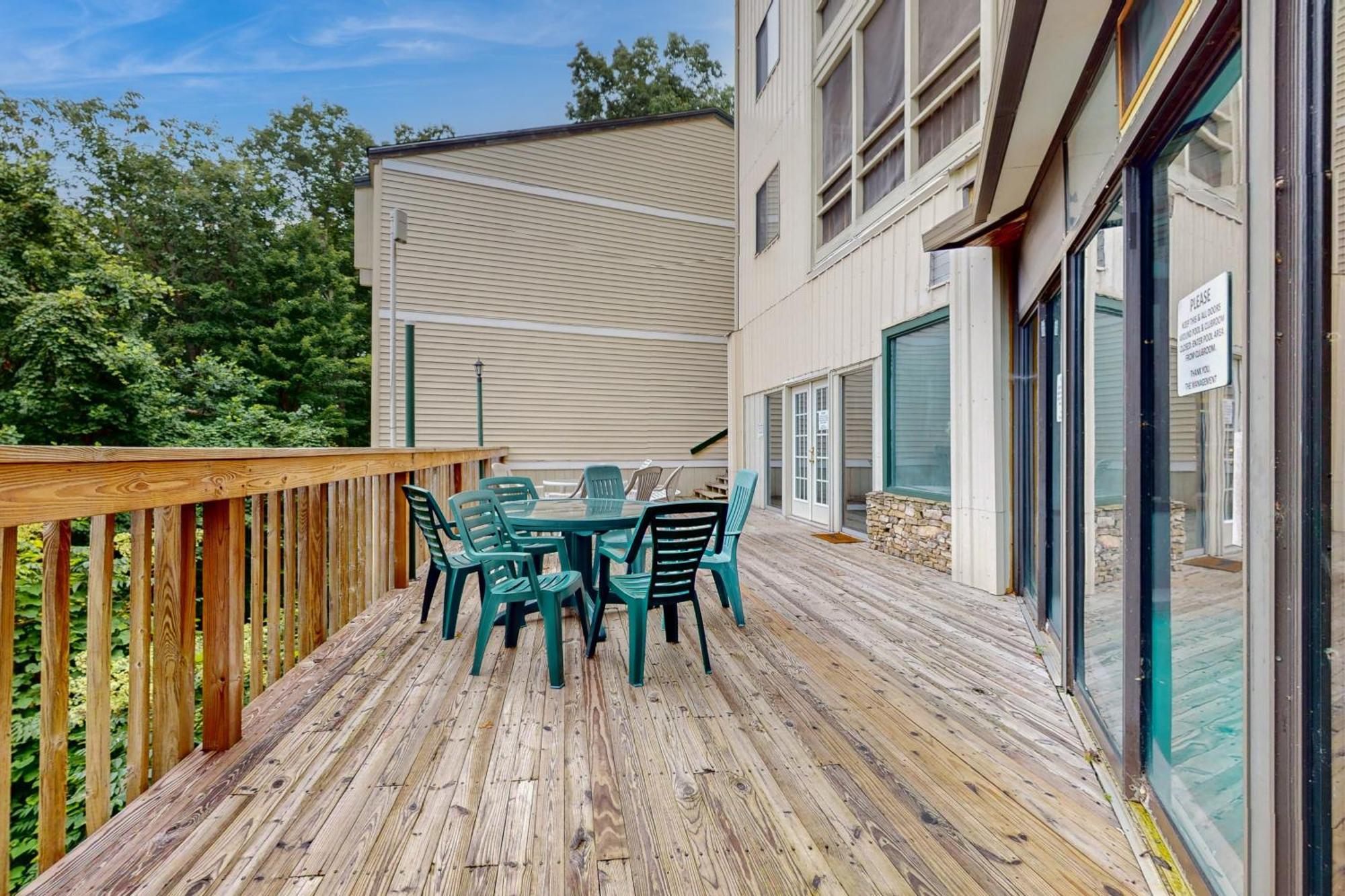 Apartment View Mountain - 1102 View Dr #108 Gatlinburg