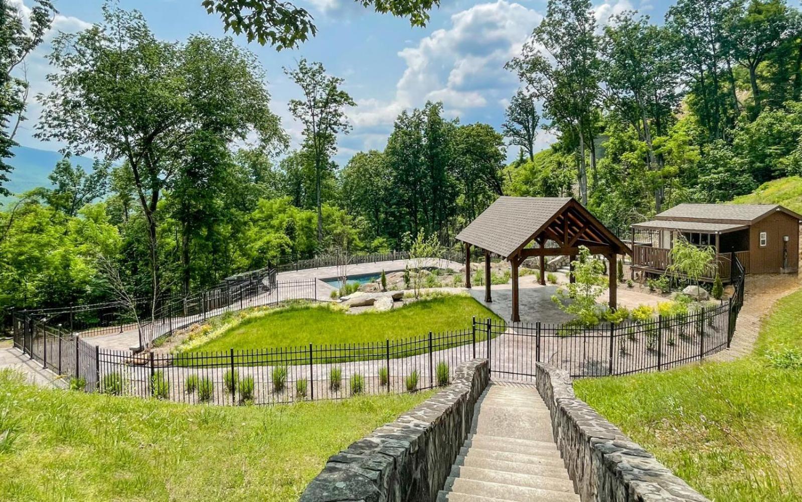 Black Bear Getaway * Gatlinburg