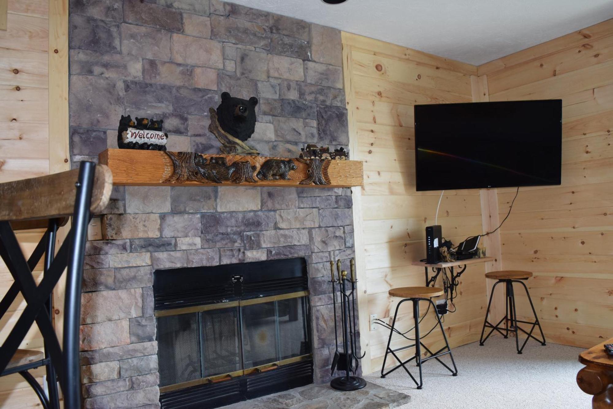 Eagles View, Luxury Living Amazing Mtn Views! Indoor Pool & Apartment *