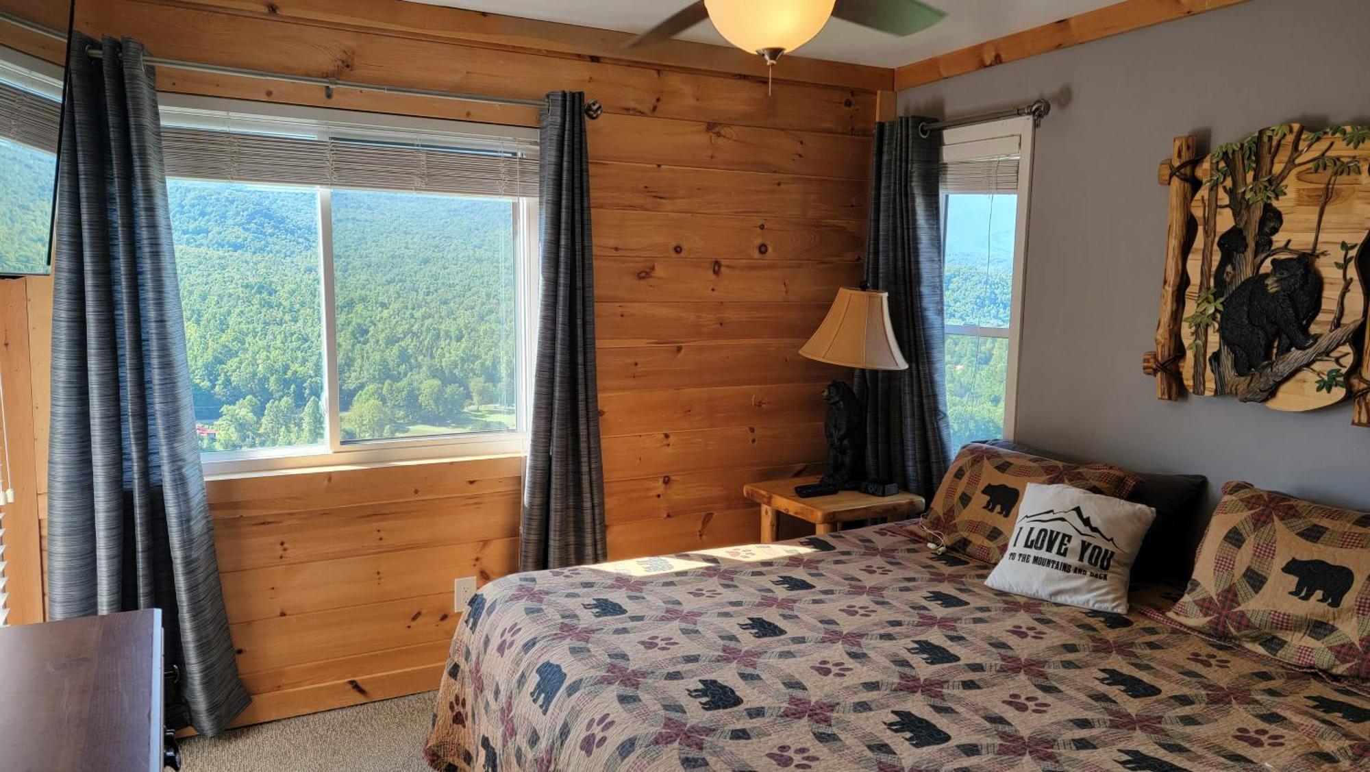 Eagles View, Luxury Living Amazing Mtn Views! Indoor Pool & *