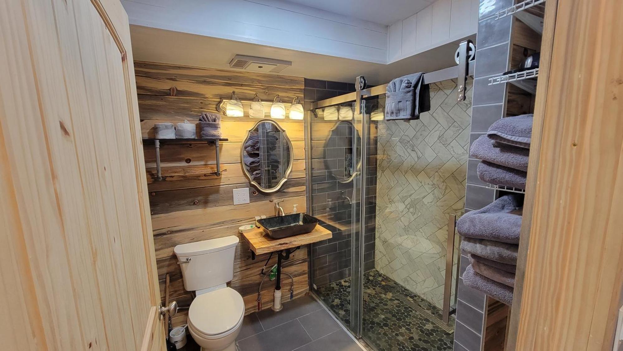 Eagles View, Luxury Living Amazing Mtn Views! Indoor Pool & Apartment