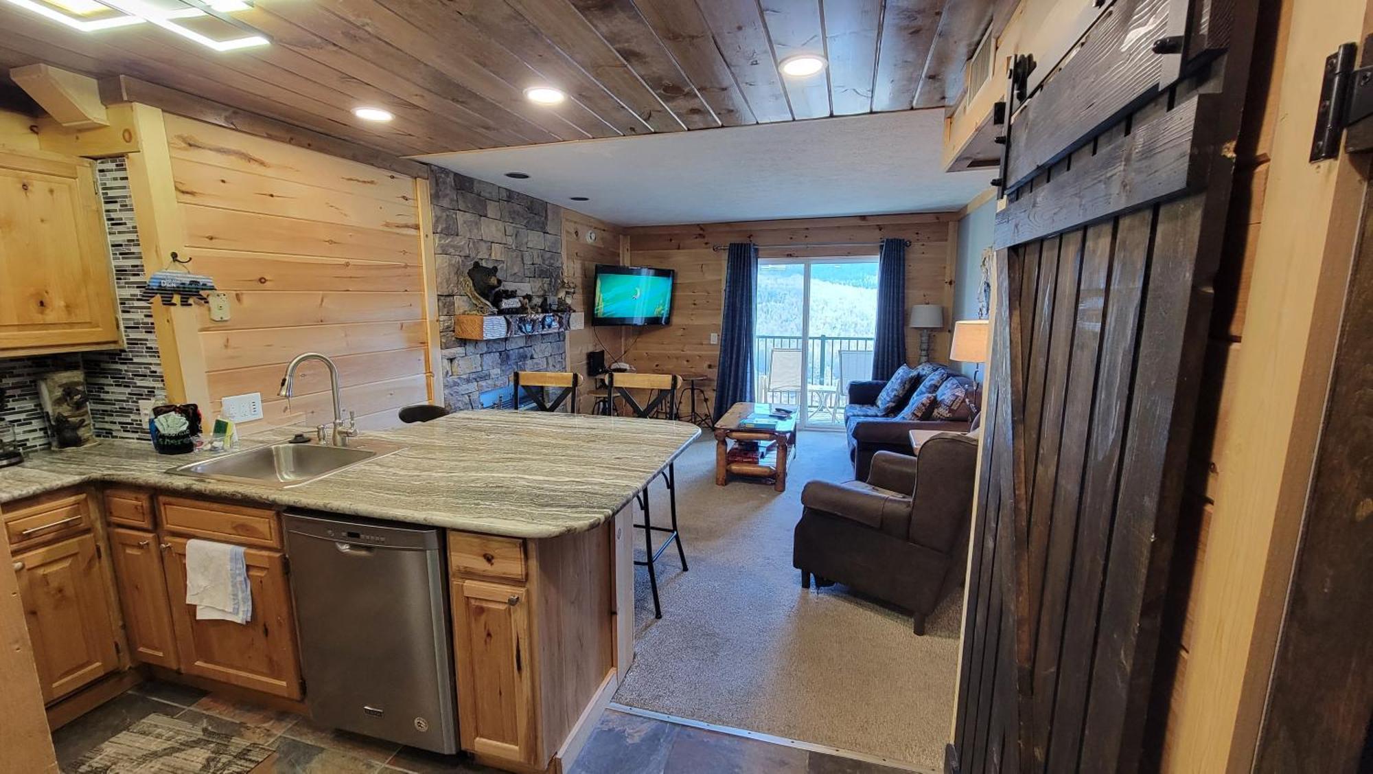 Eagles View, Luxury Living Amazing Mtn Views! Indoor Pool & Apartment *