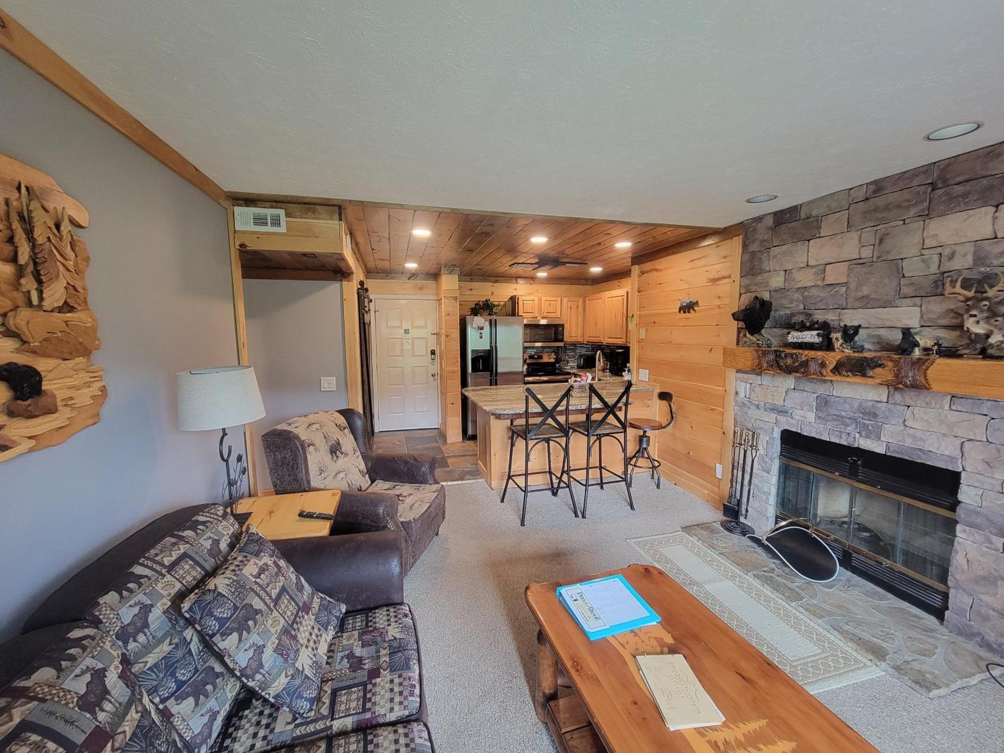 Apartment Eagles View, Luxury Living Amazing Mtn Views! Indoor Pool &