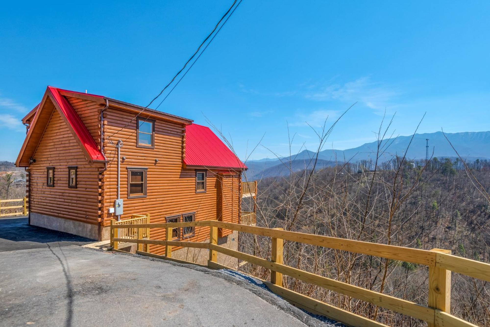 Smoky's Grand View By Stony Brook * Gatlinburg