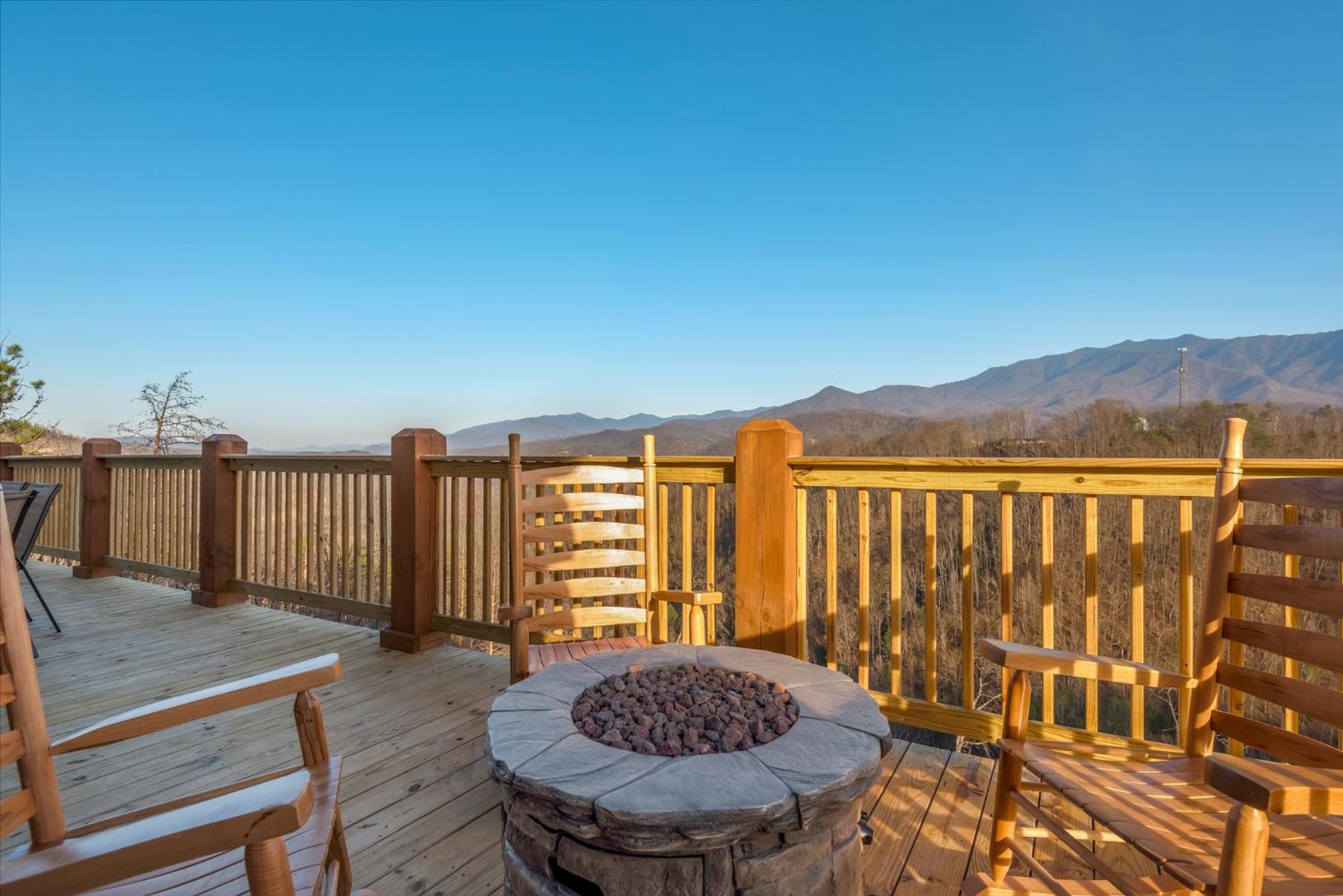 Smoky's Grand View By Stony Brook *