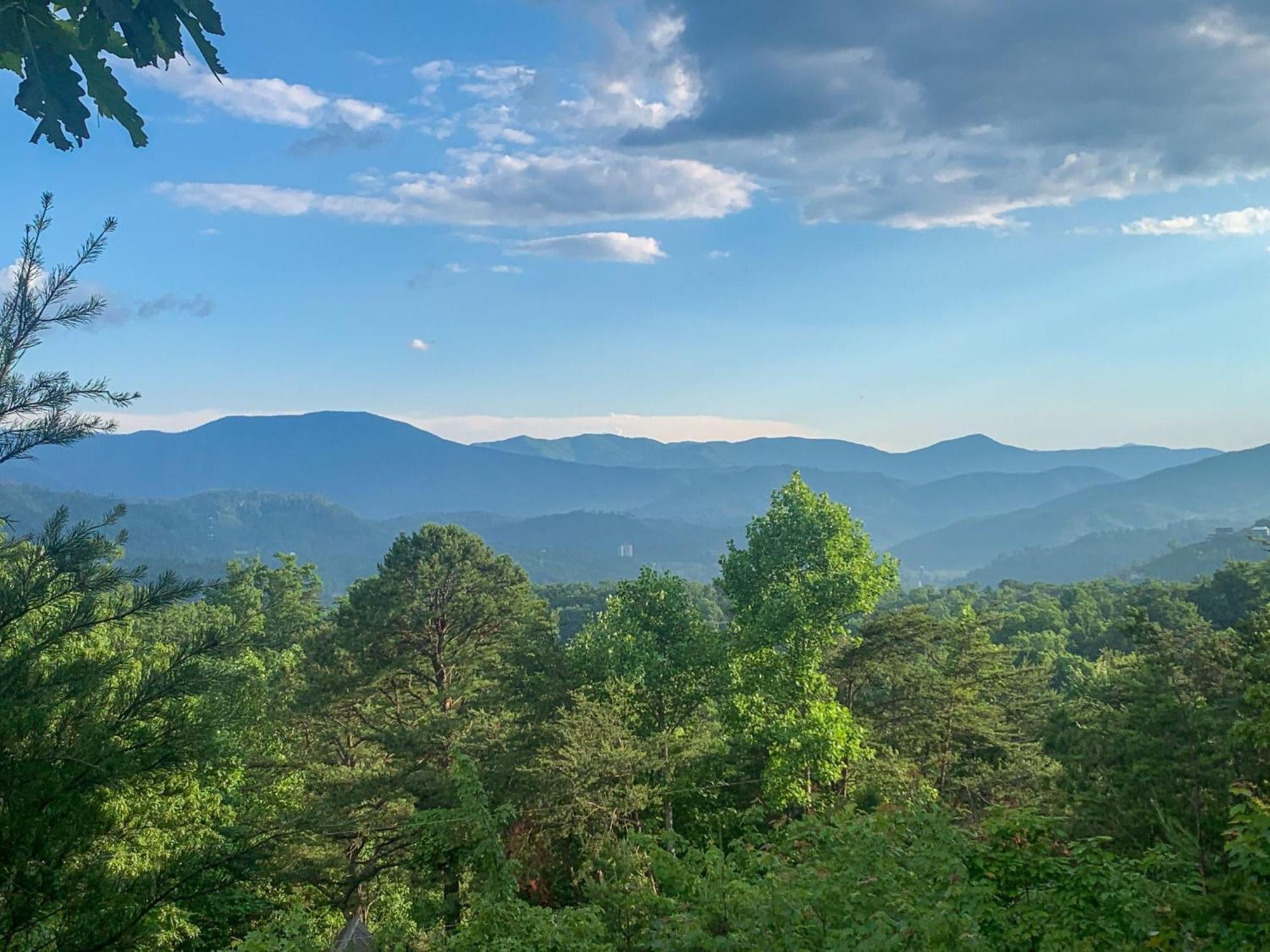 Amazing Views Remodeled 4mi To Dtwn Hottub Firepit