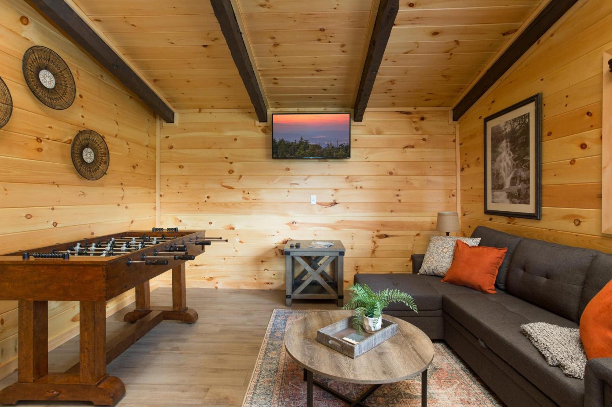 Holiday home Amazing Views Remodeled 4mi To Dtwn Hottub Firepit *