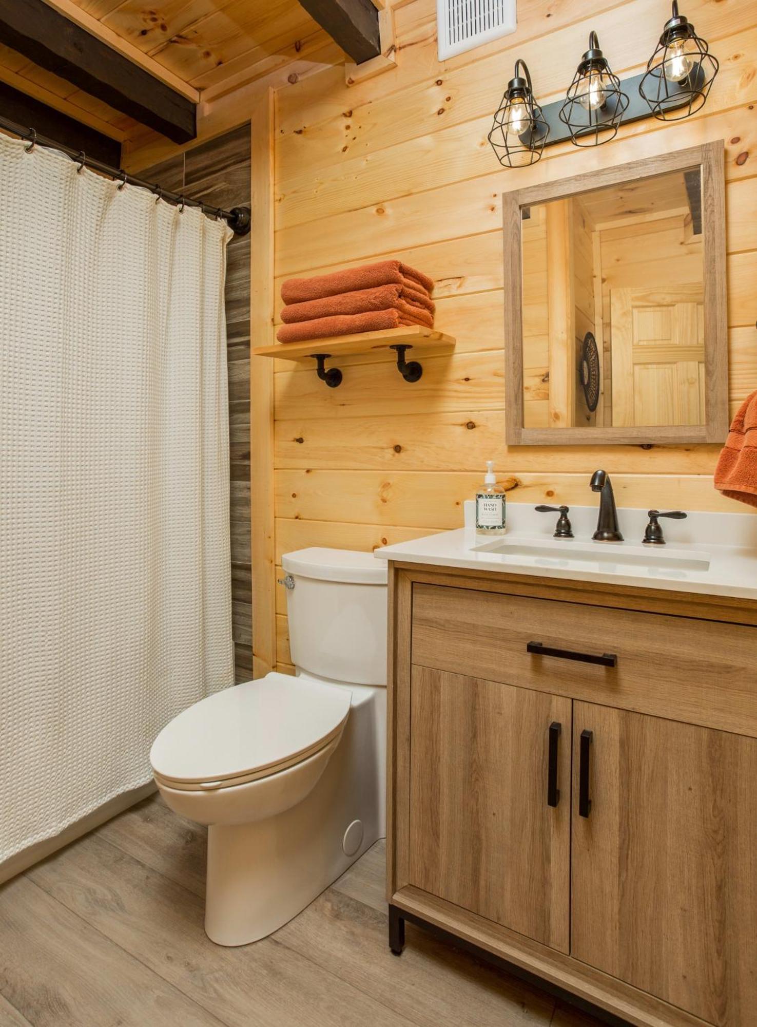 Amazing Views Remodeled 4mi To Dtwn Hottub Firepit Gatlinburg