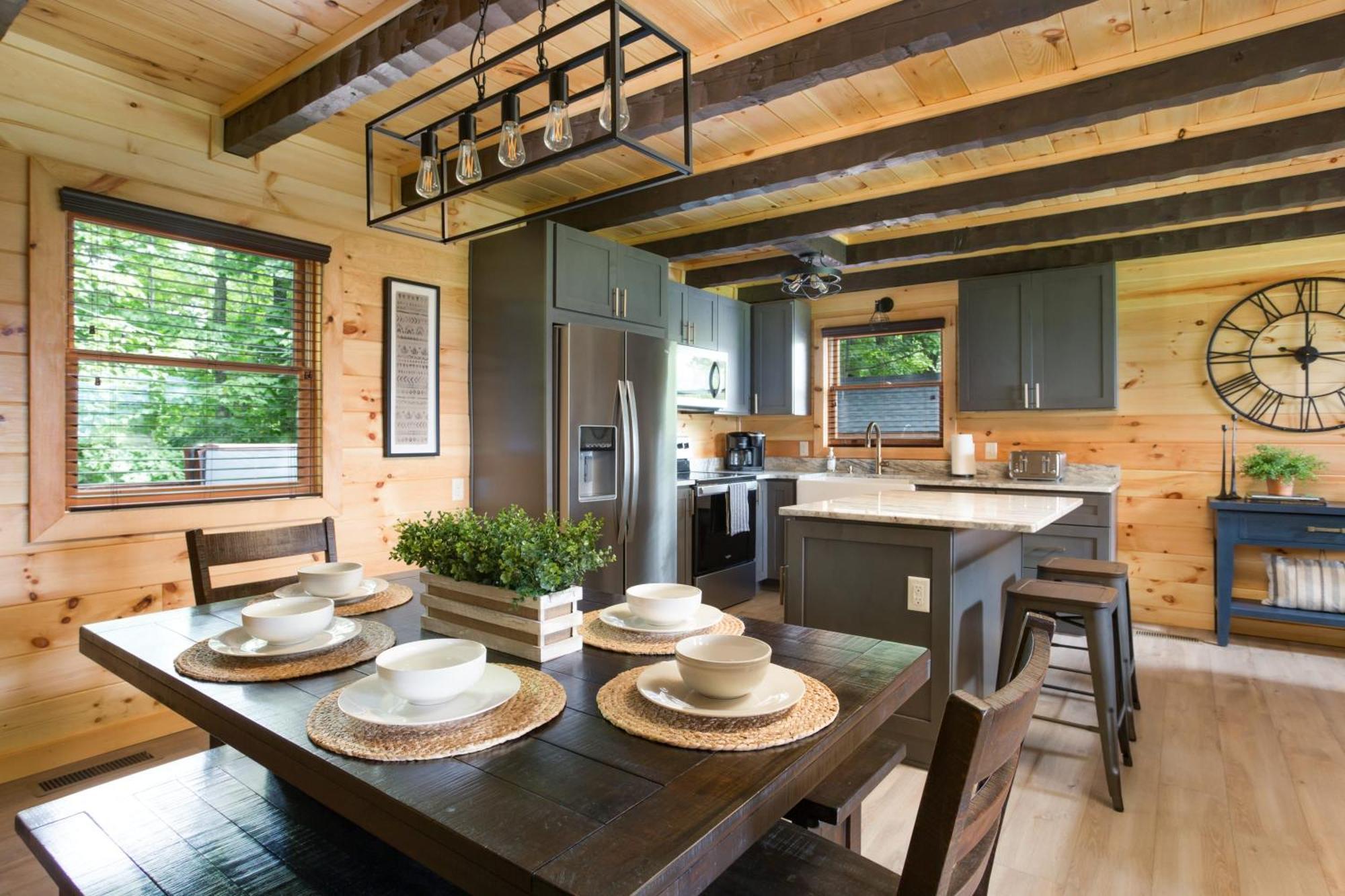 Amazing Views Remodeled 4mi To Dtwn Hottub Firepit