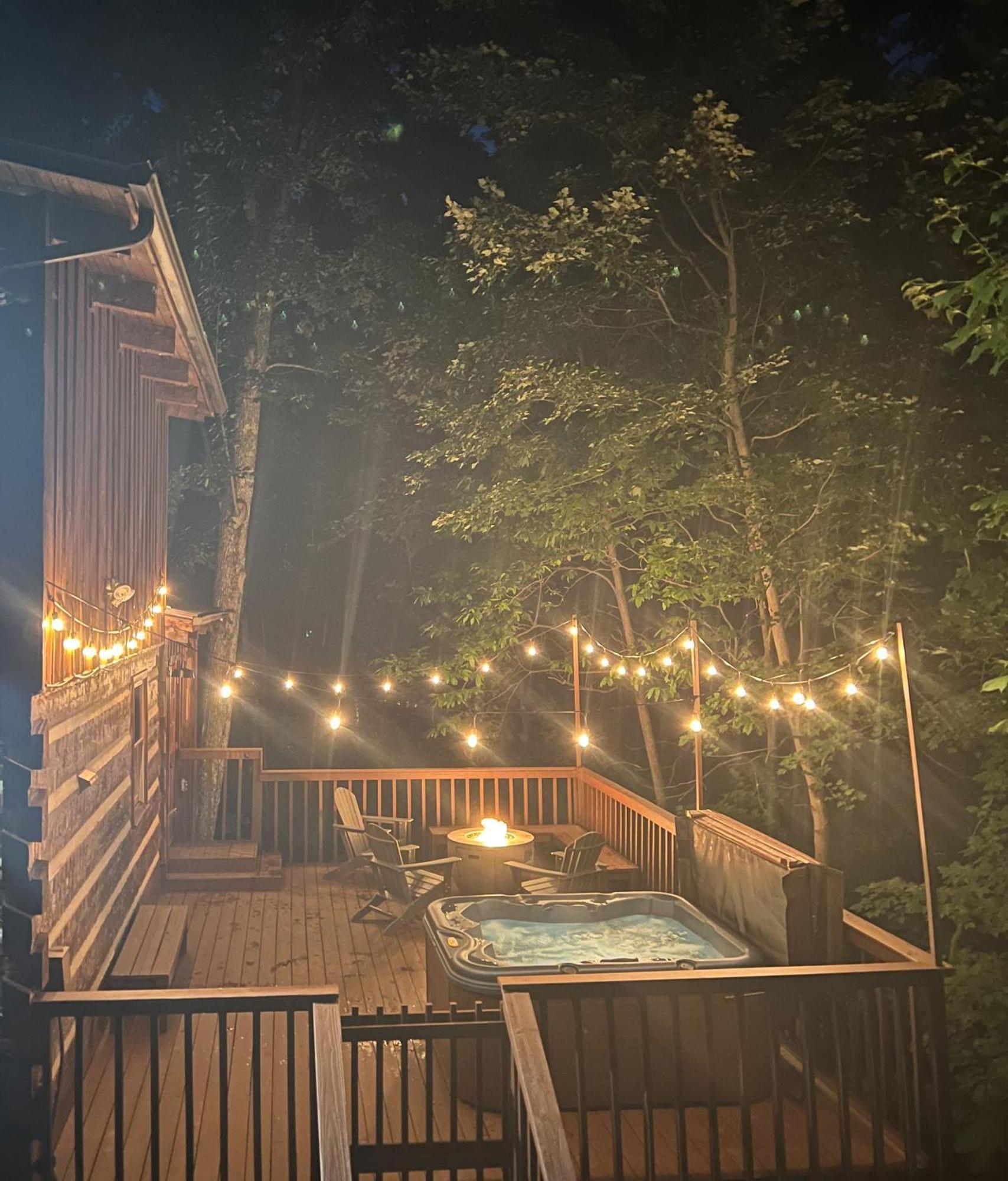 Amazing Views Remodeled 4mi To Dtwn Hottub Firepit Holiday home *