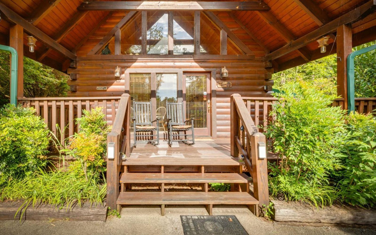 Hugs N Kisses Pool Table Hot Tub Pool Table Community Pool Close To Downtown * Gatlinburg