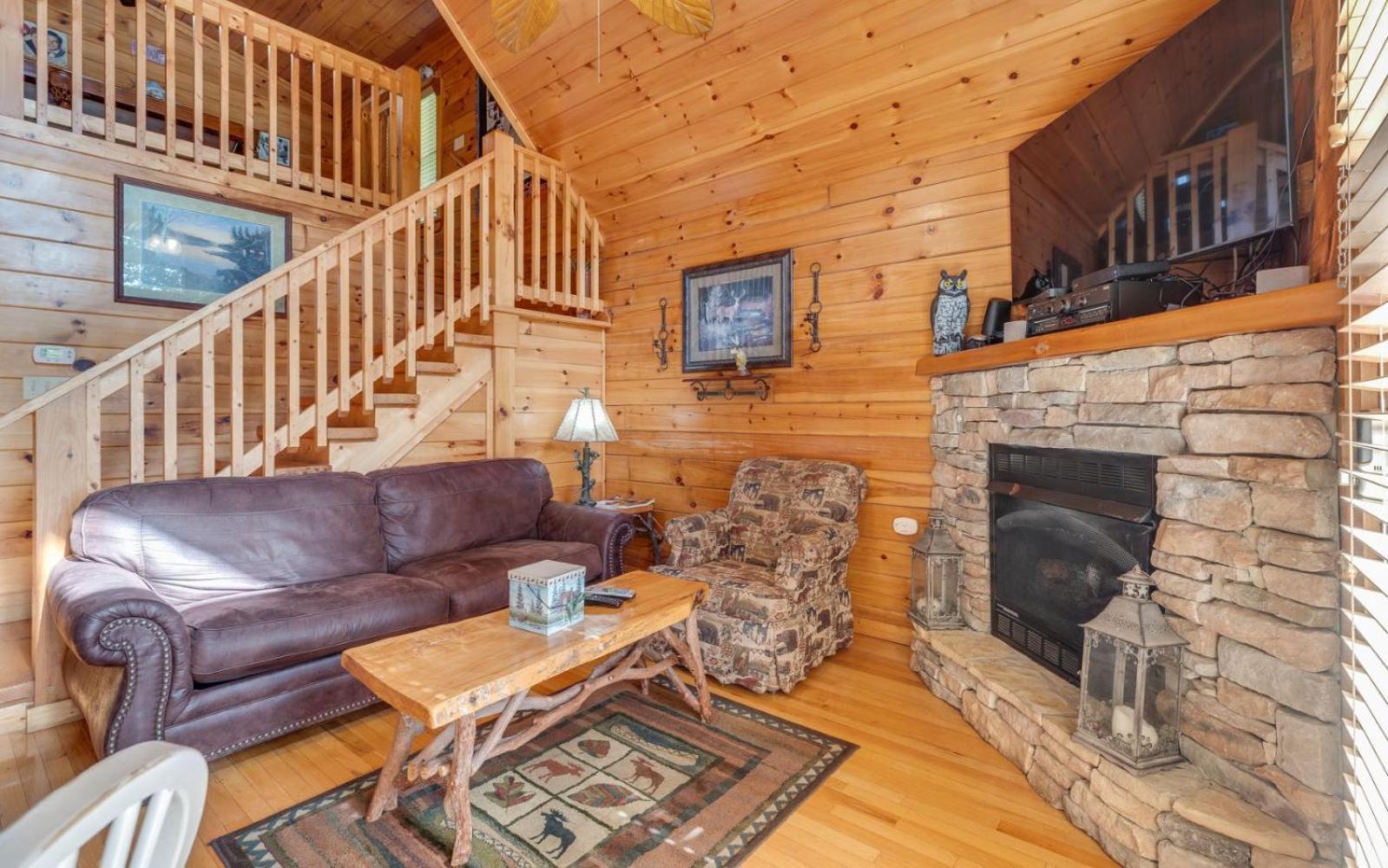 Holiday home Hugs N Kisses Pool Table Hot Tub Pool Table Community Pool Close To Downtown *