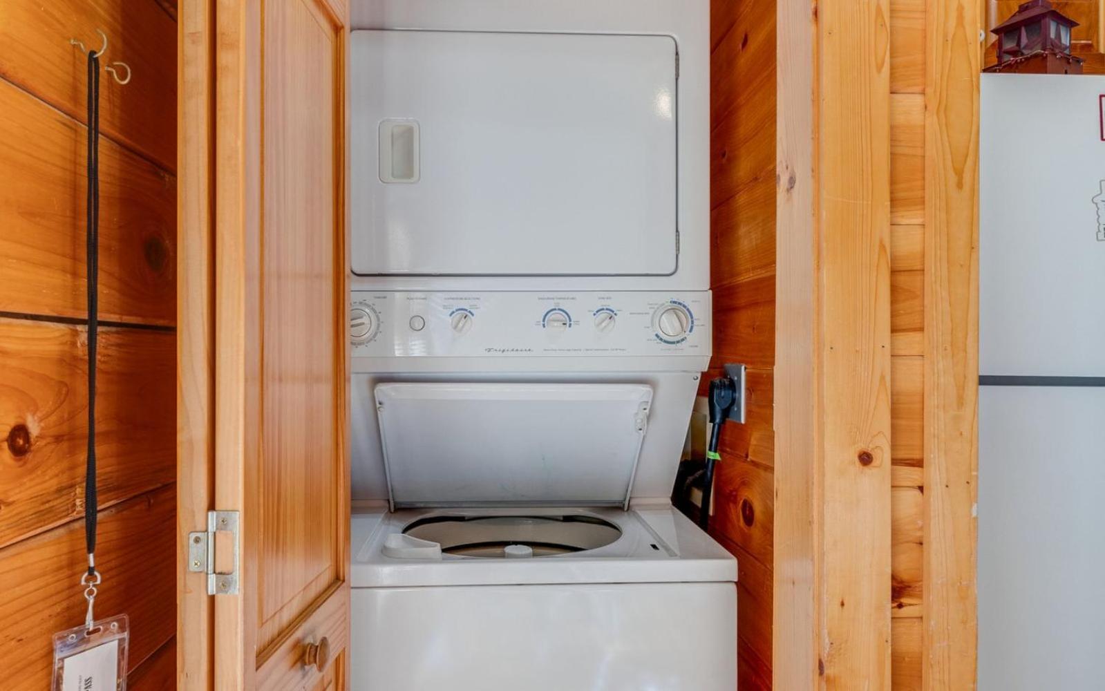 Holiday home Hugs N Kisses Pool Table Hot Tub Pool Table Community Pool Close To Downtown Gatlinburg