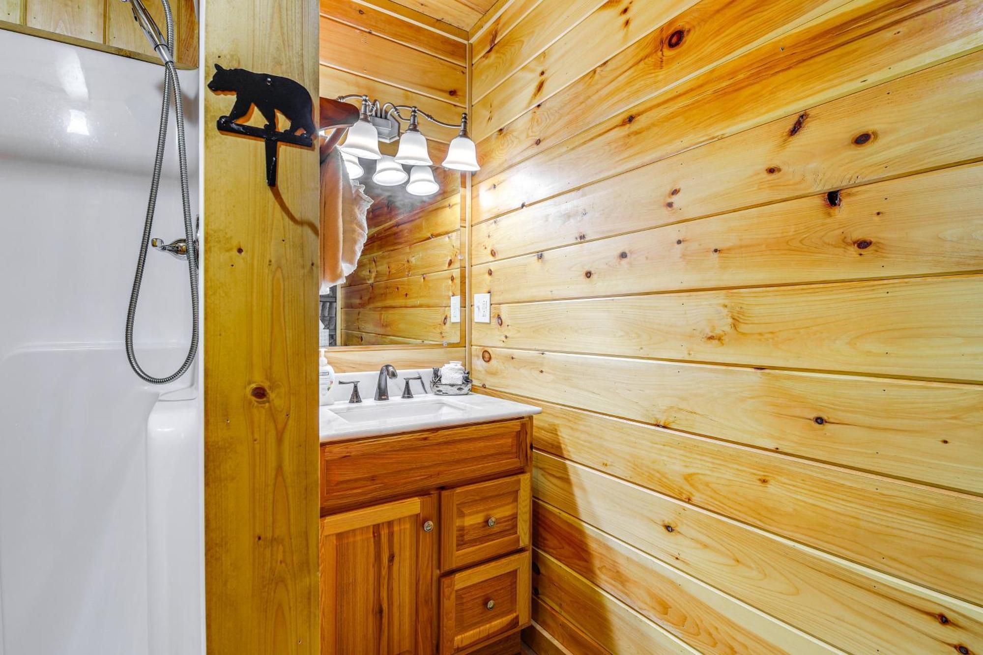 Pet-friendly About 2 Mi To Downtown! Holiday home *